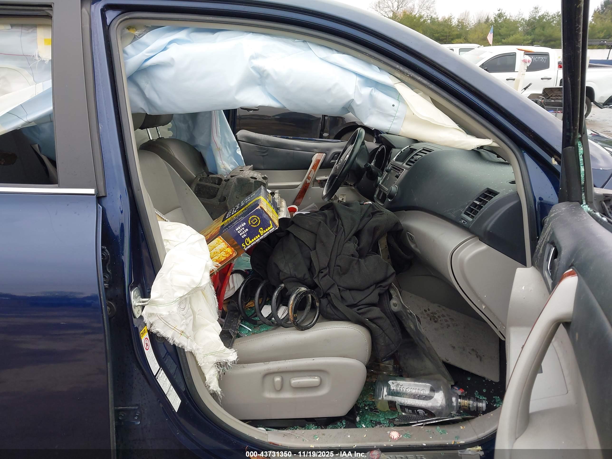 TOYOTA HIGHLANDER image 5