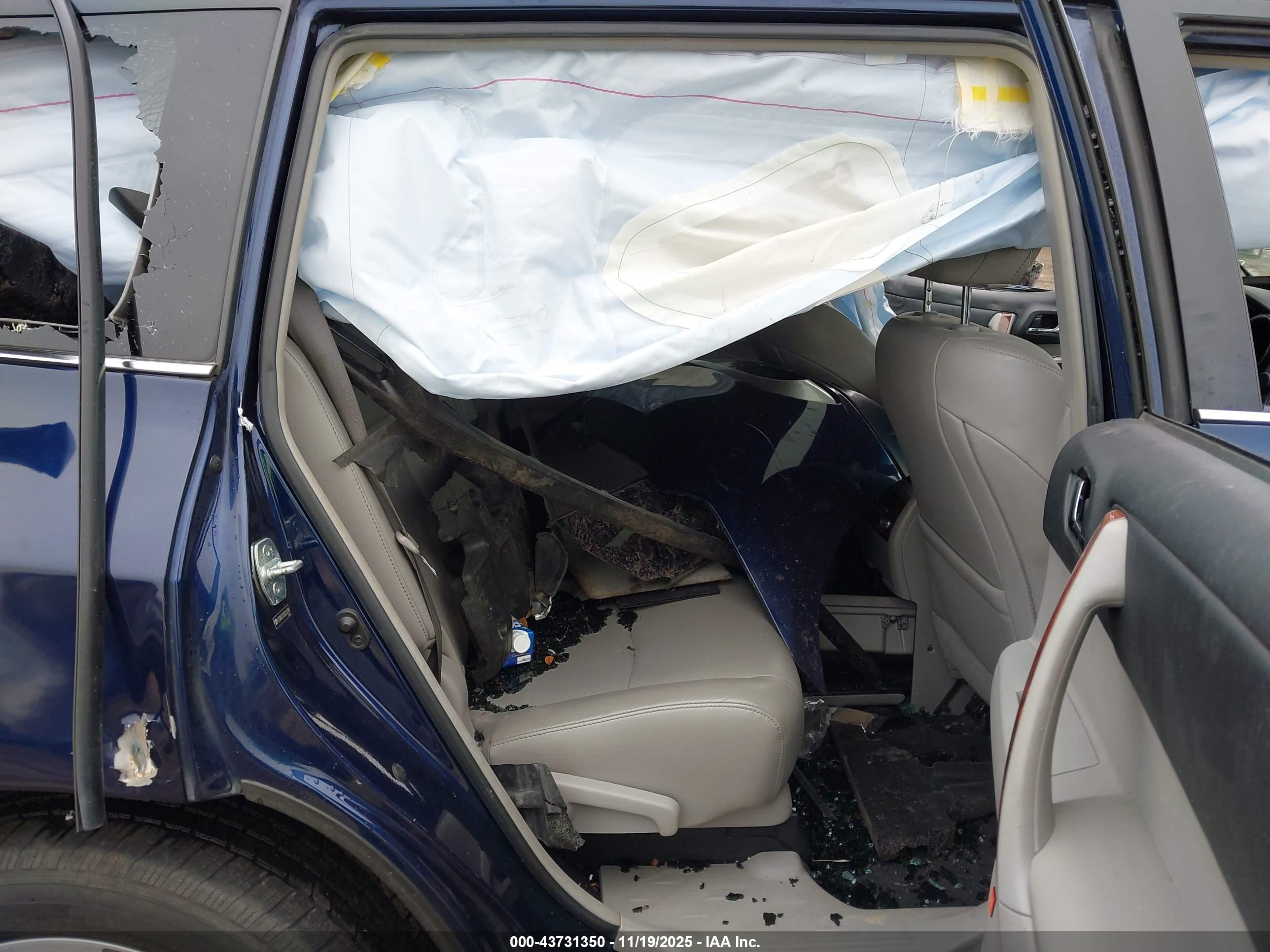 TOYOTA HIGHLANDER image 8