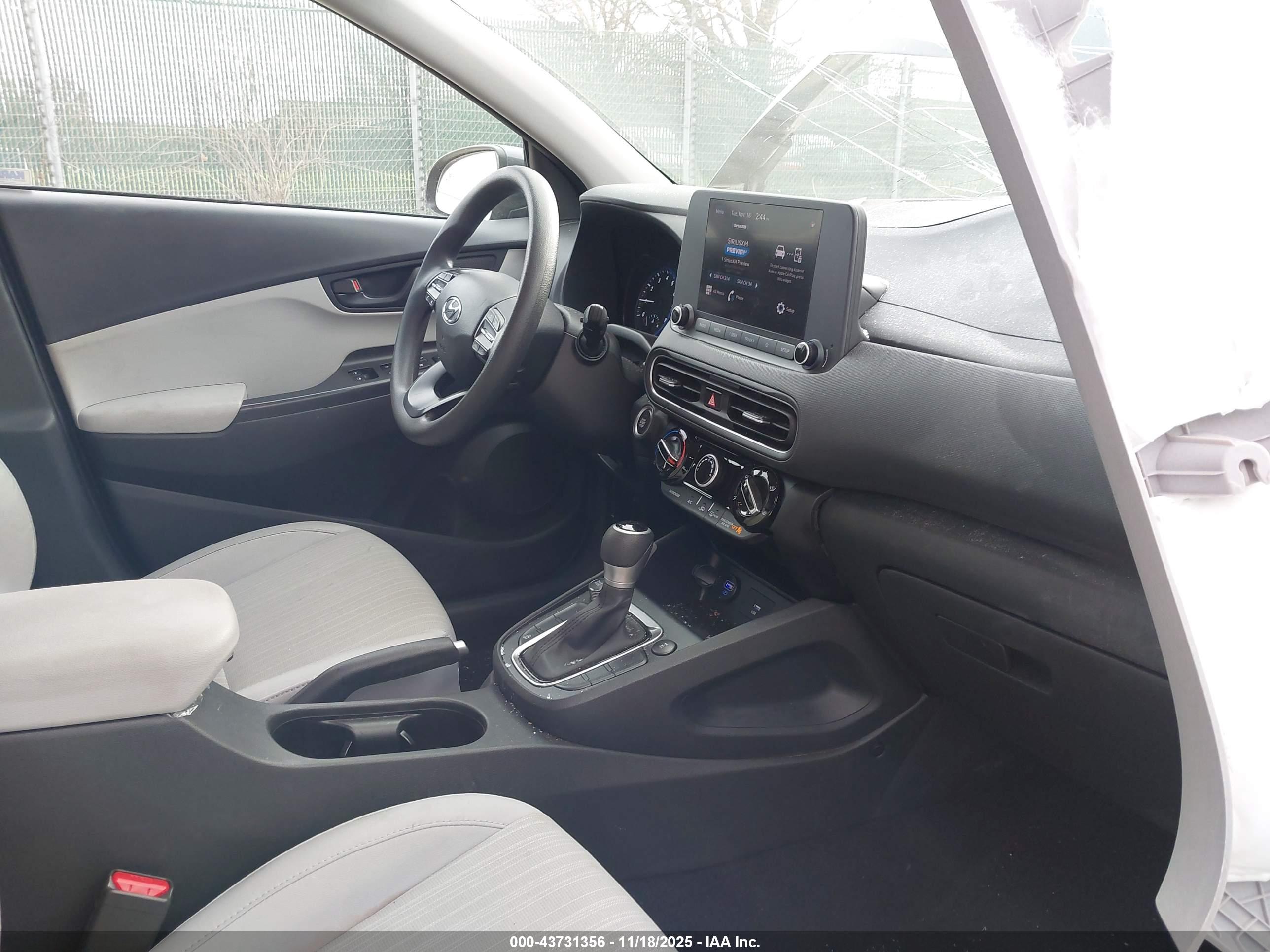 HYUNDAI KONA image 5