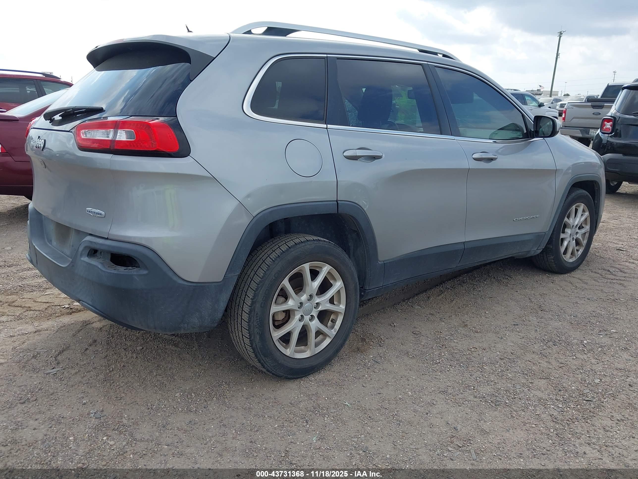JEEP CHEROKEE image 4