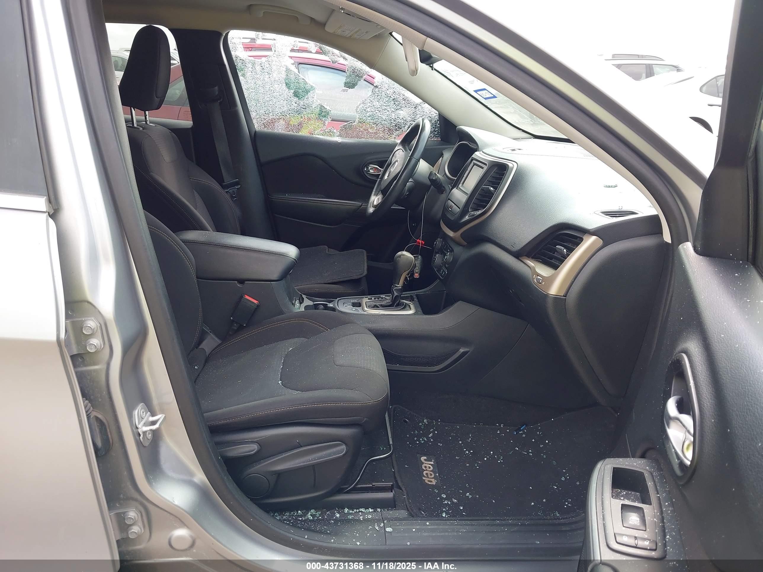 JEEP CHEROKEE image 5