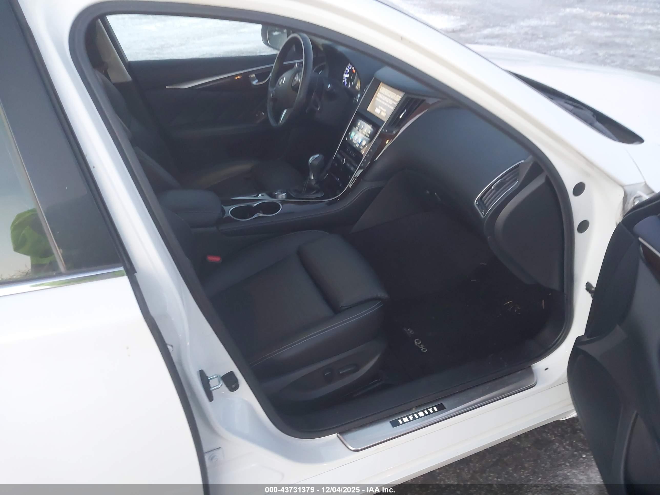 INFINITI Q50 image 5