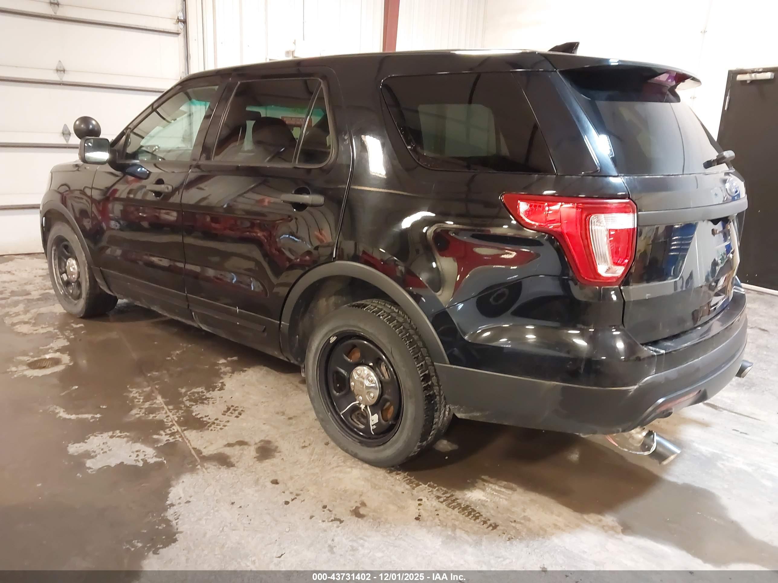 FORD UTILITY image 3