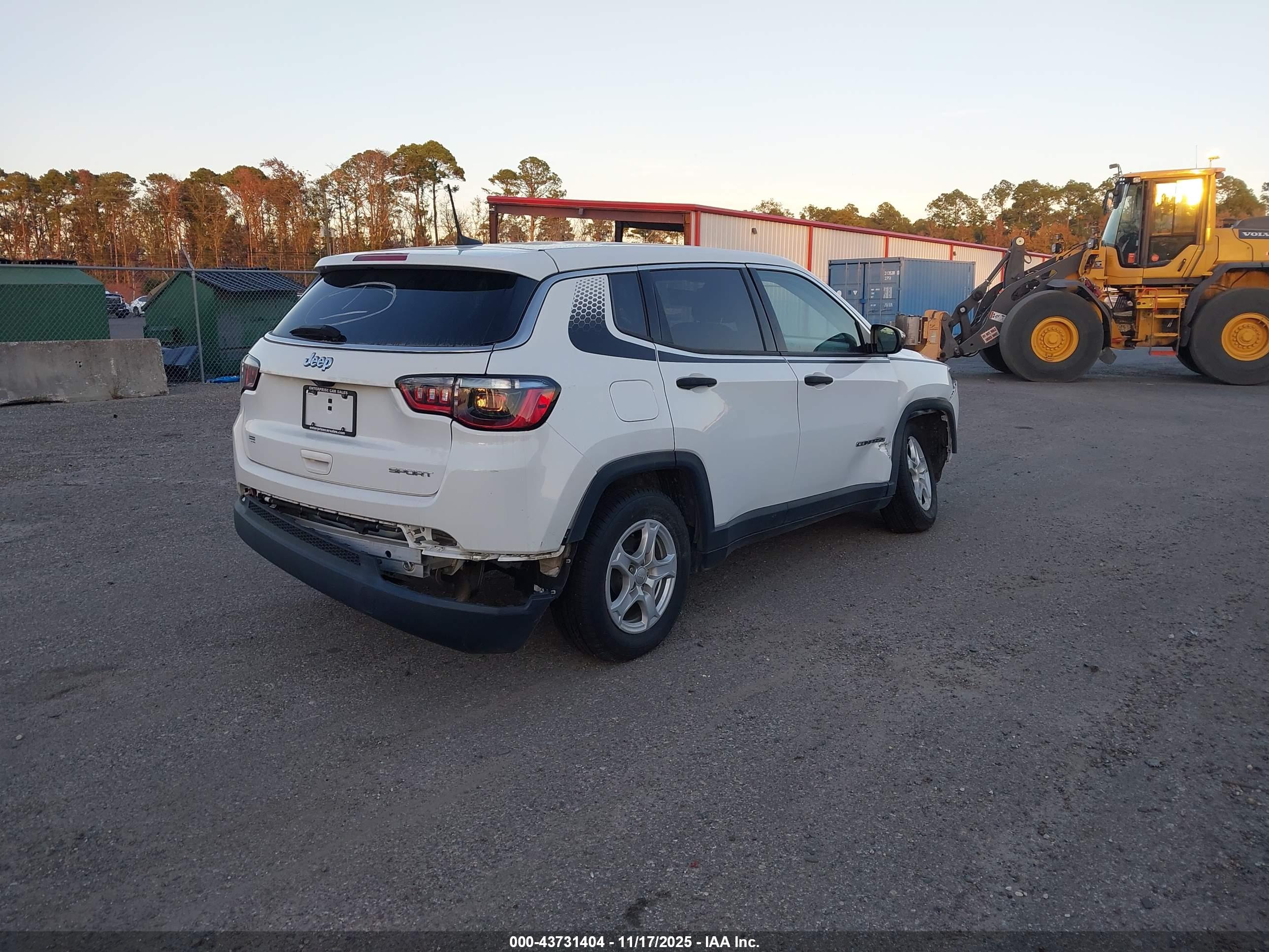 JEEP COMPASS image 4