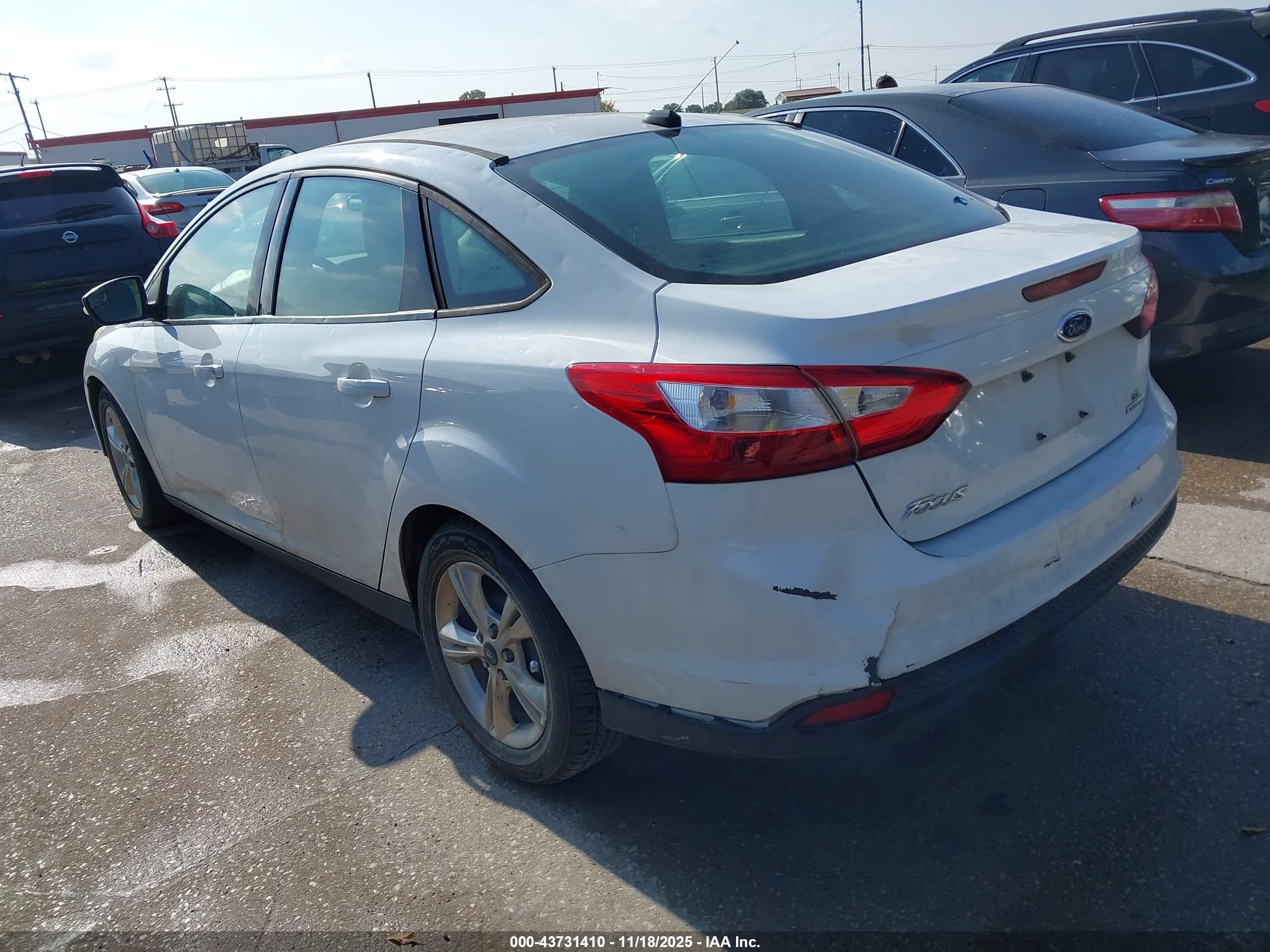 FORD FOCUS image 3
