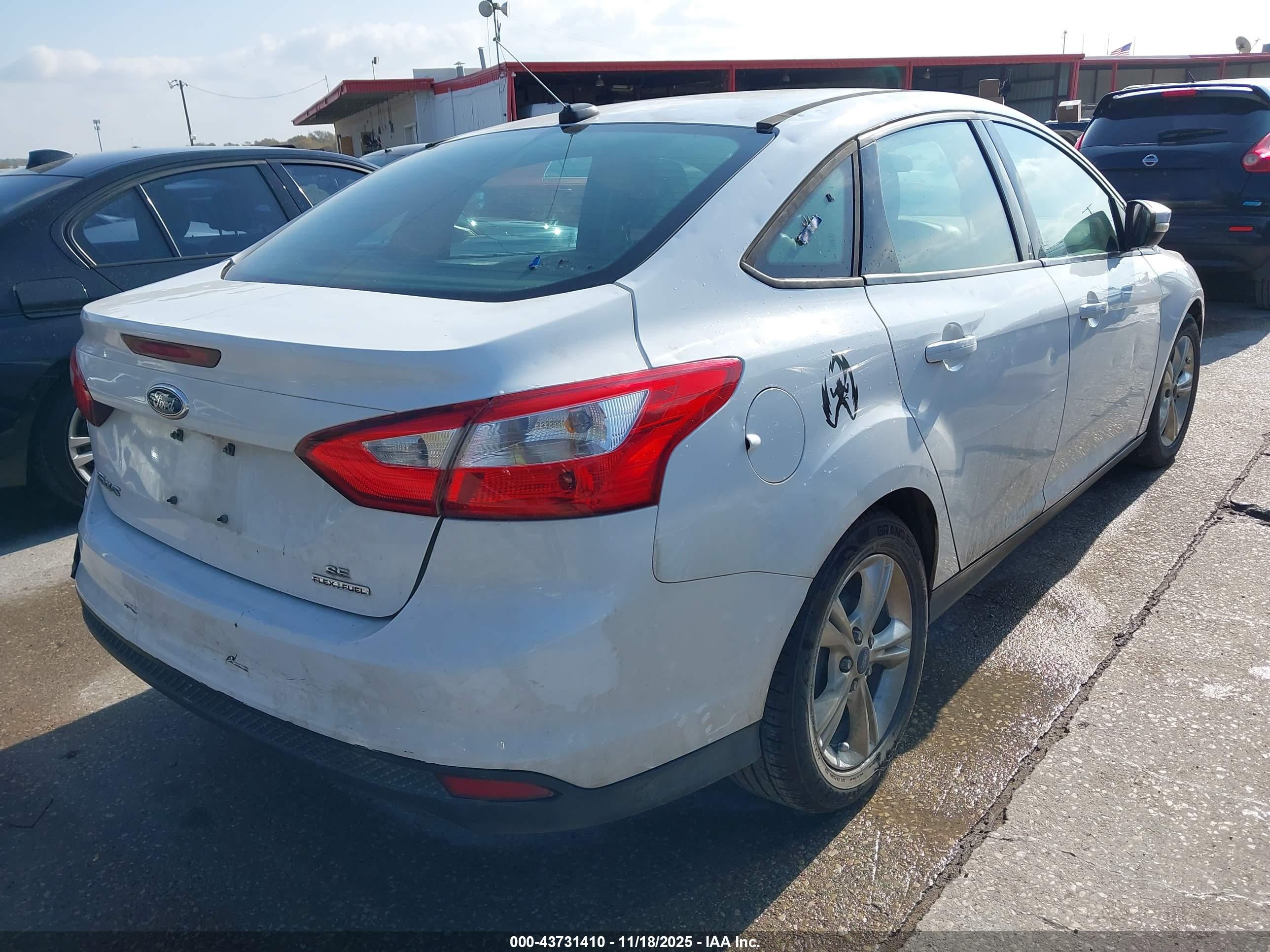 FORD FOCUS image 4