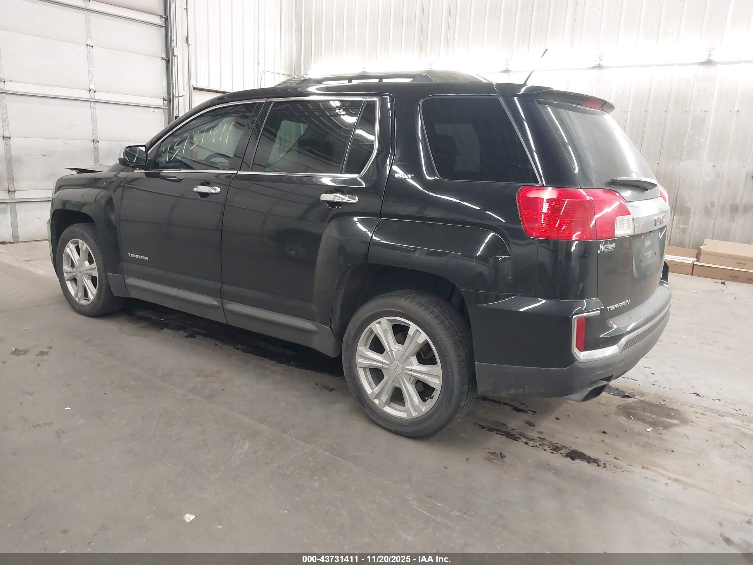 GMC TERRAIN image 3