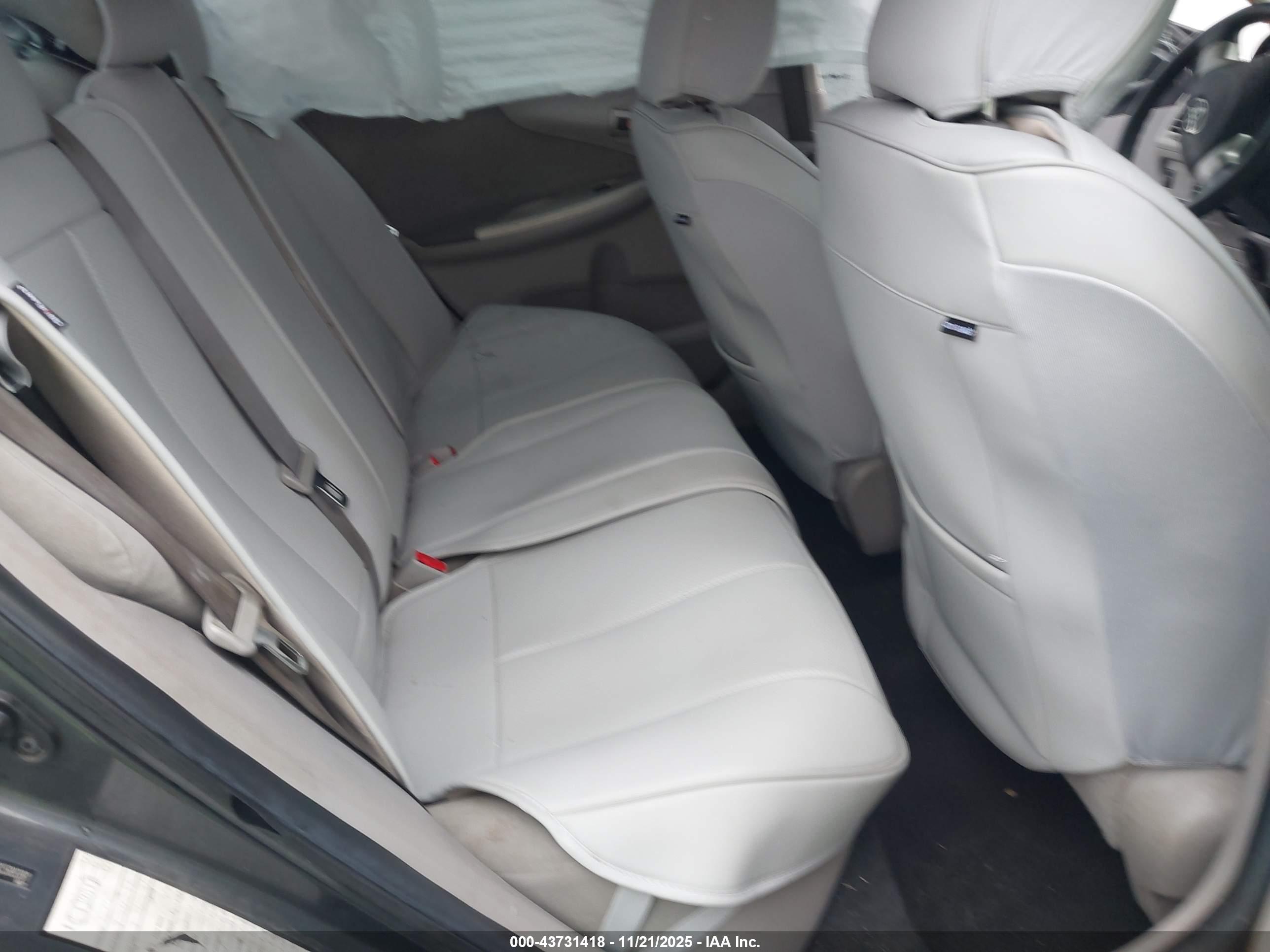 TOYOTA COROLLA image 8