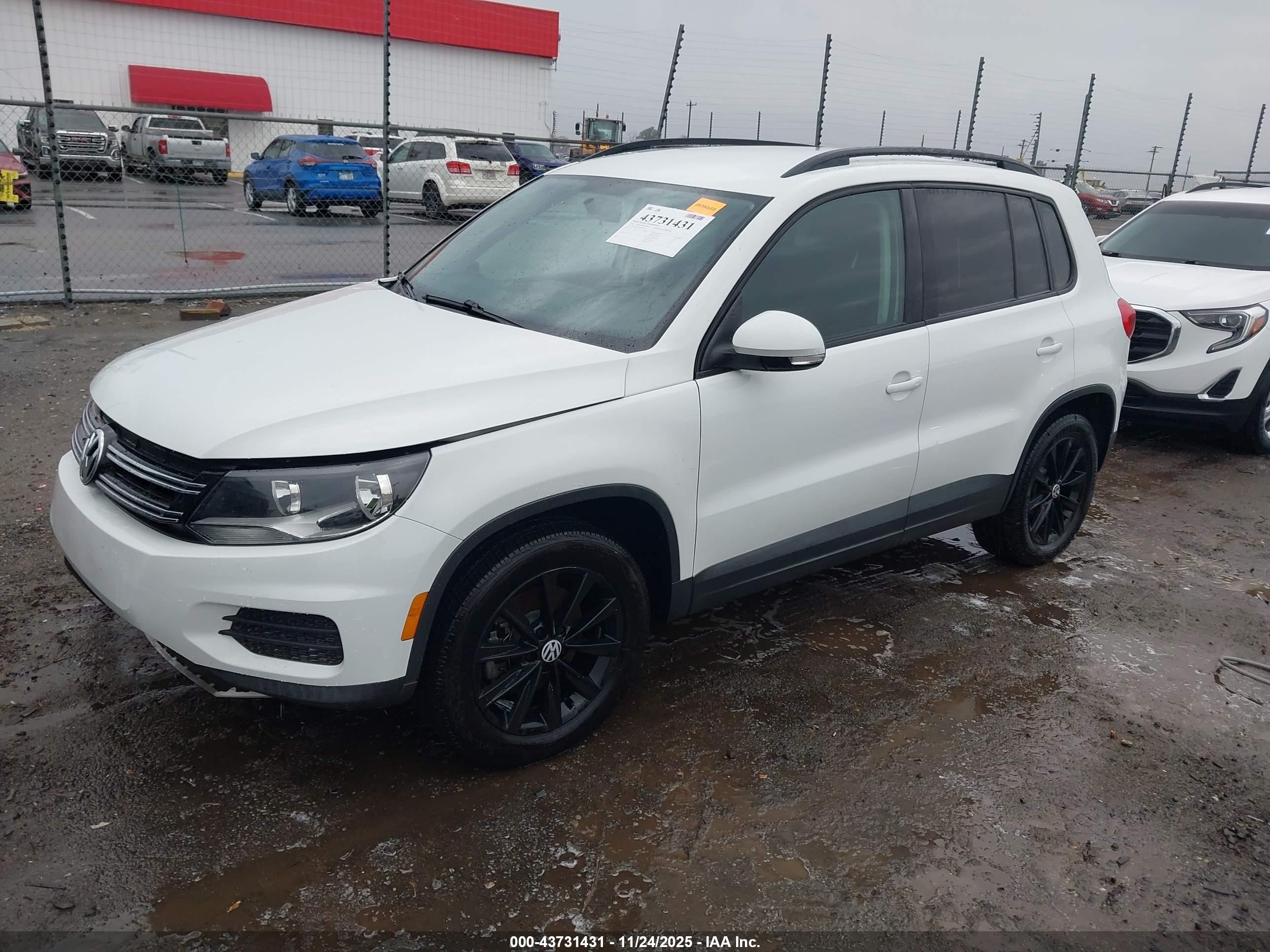 VOLKSWAGEN TIGUAN image 2