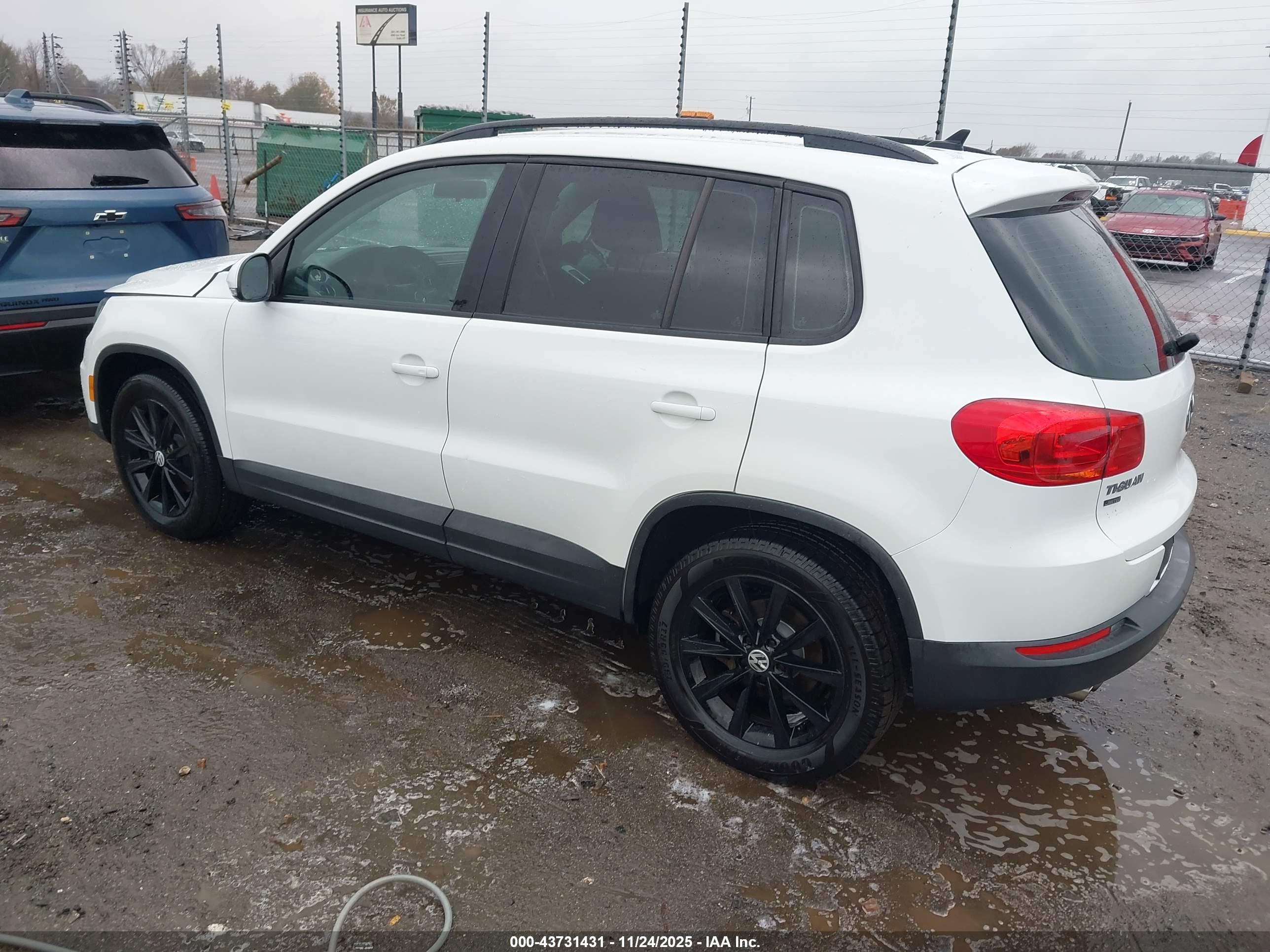 VOLKSWAGEN TIGUAN image 3