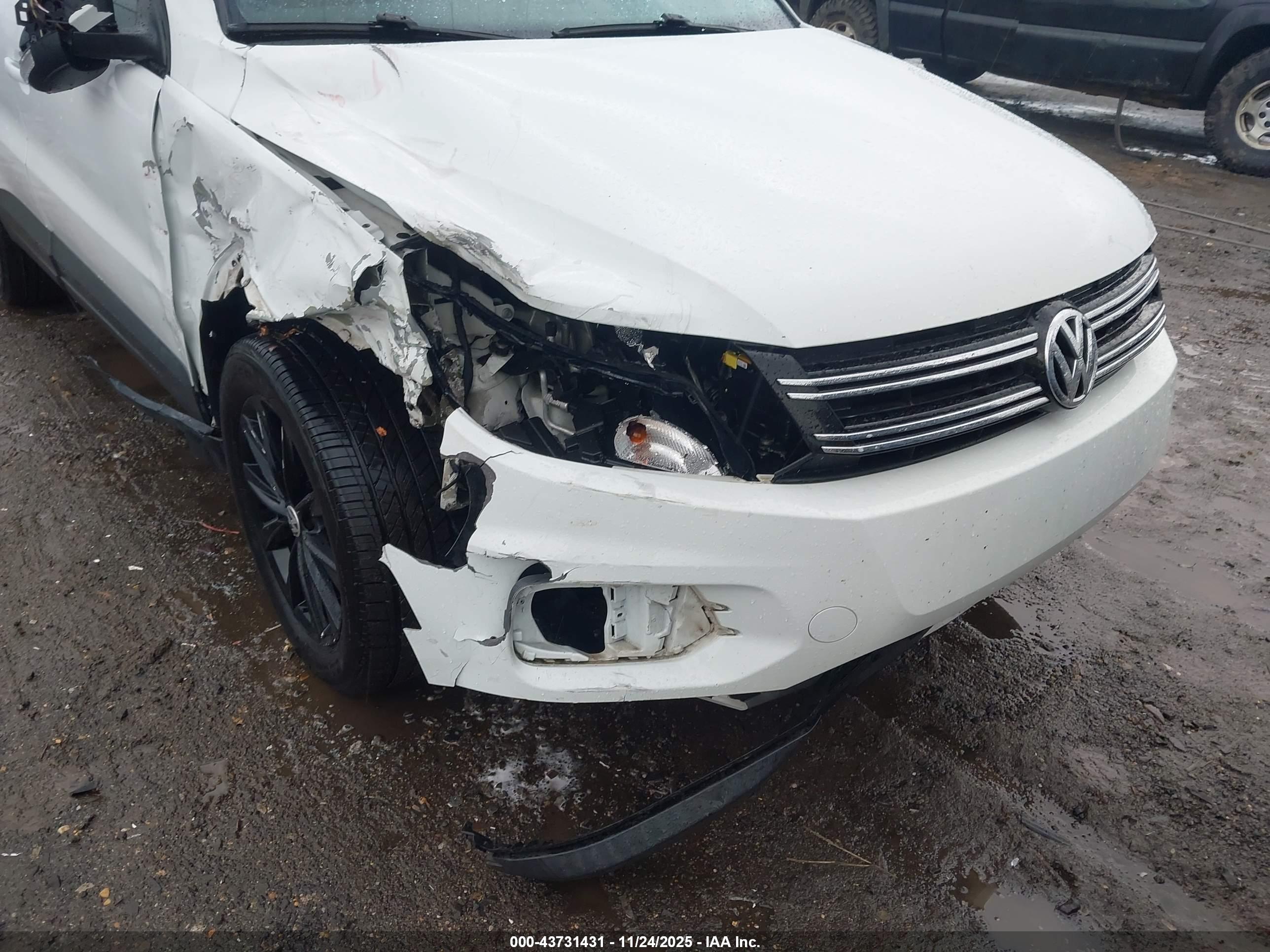 VOLKSWAGEN TIGUAN image 6