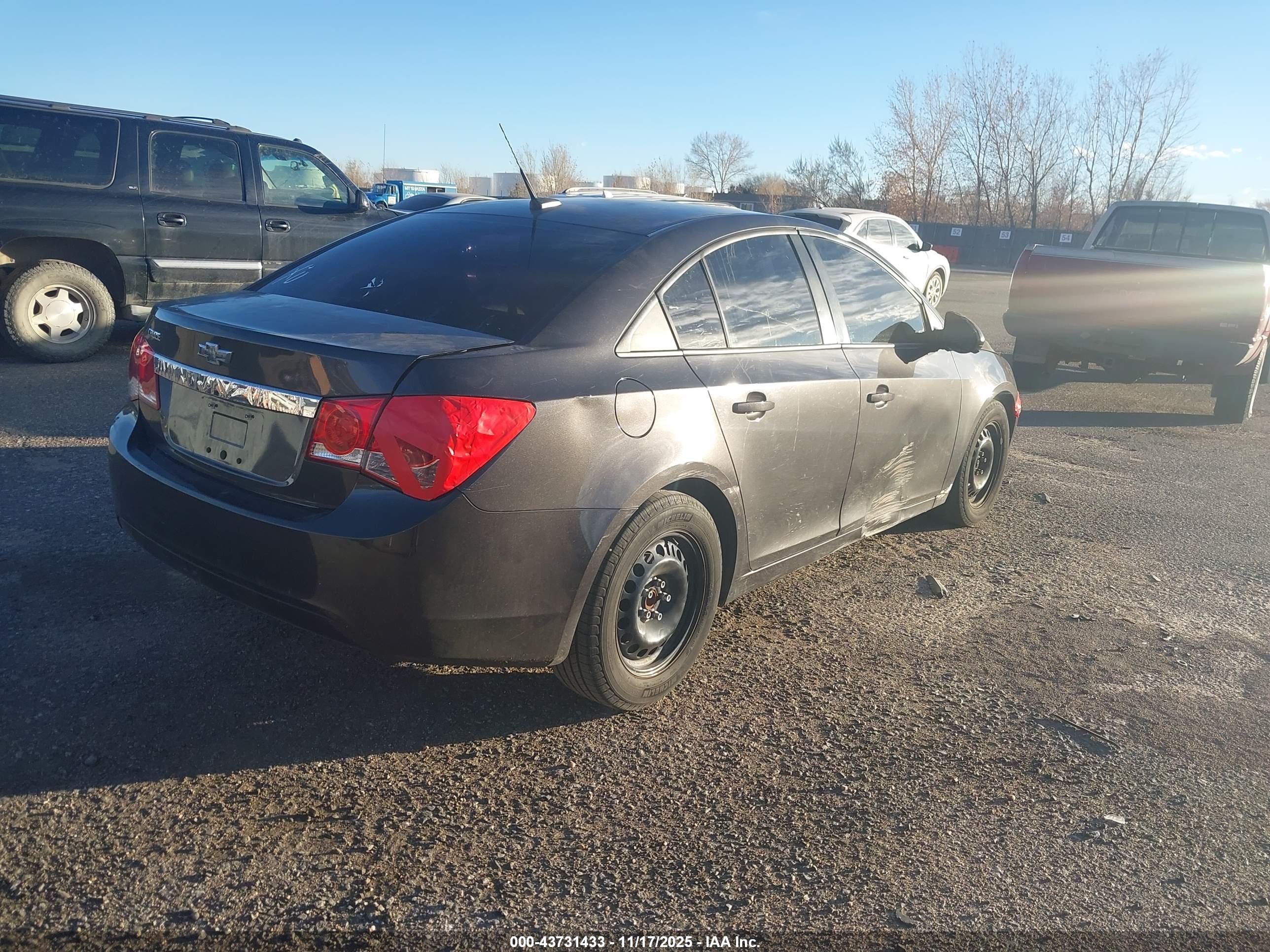 CHEVROLET CRUZE image 4