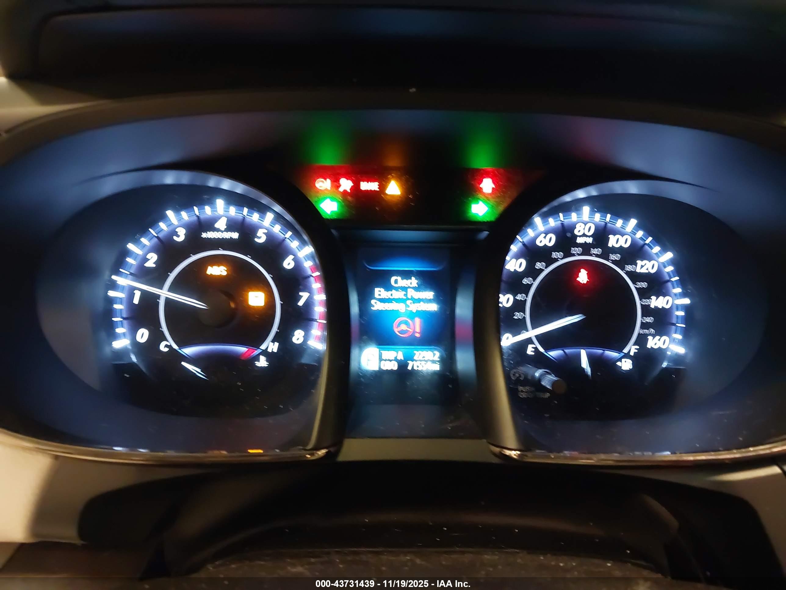 TOYOTA AVALON image 7