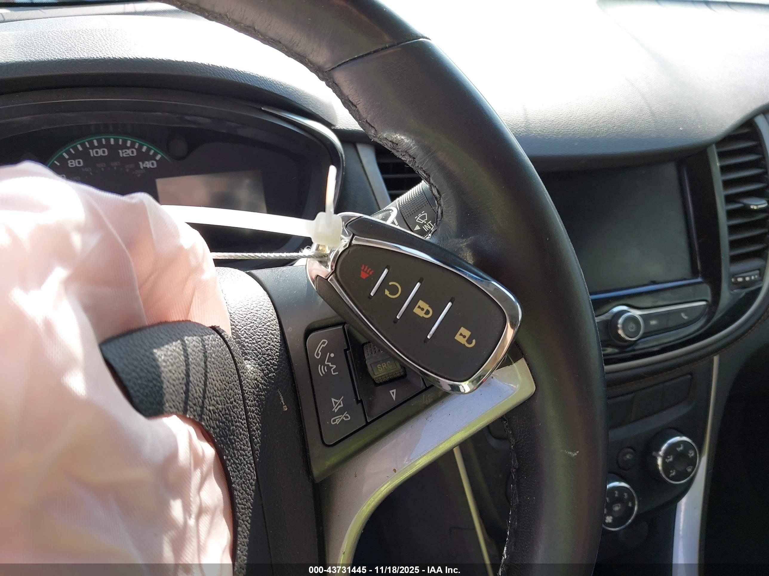 CHEVROLET TRAX image 11