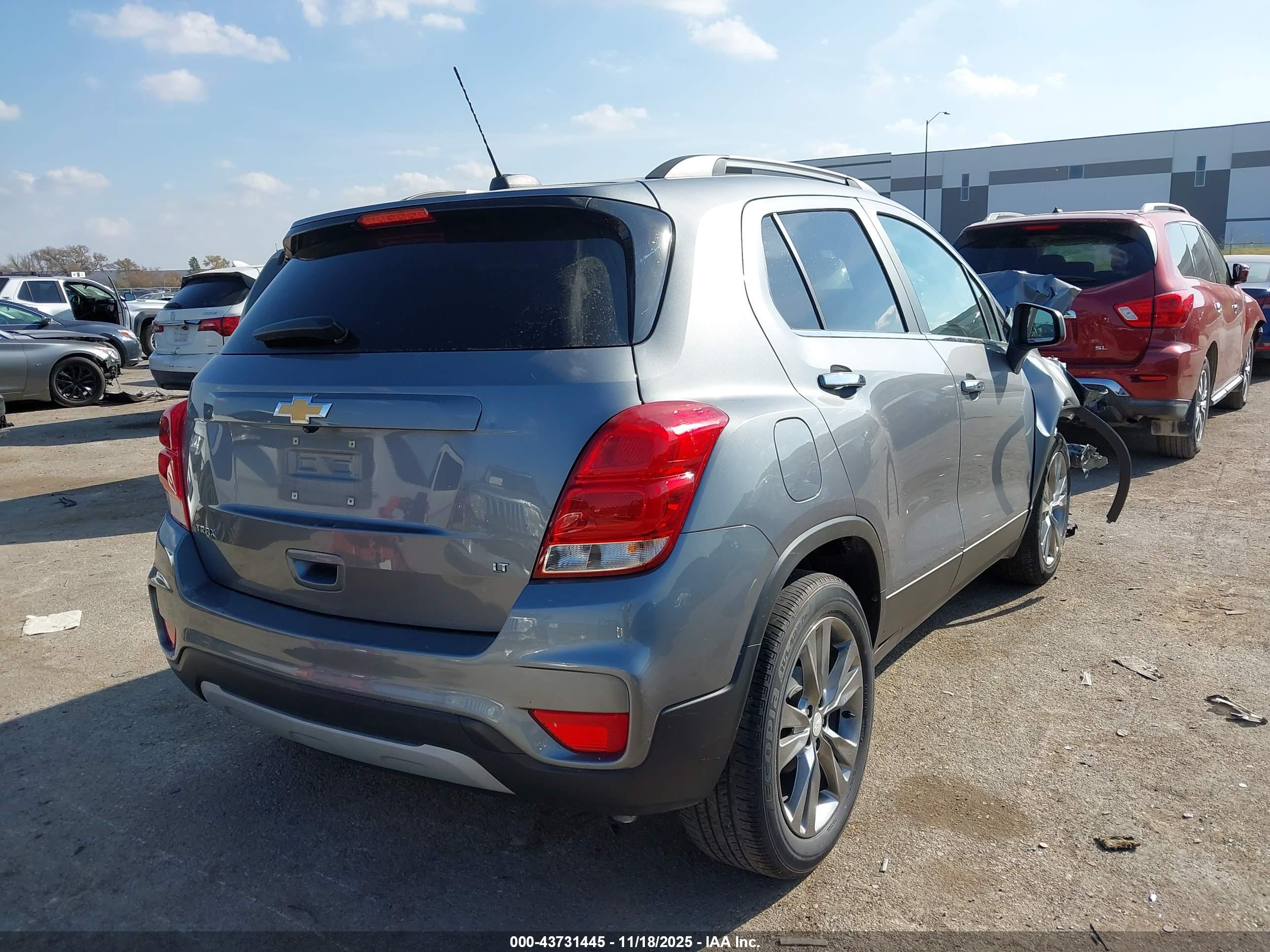 CHEVROLET TRAX image 4