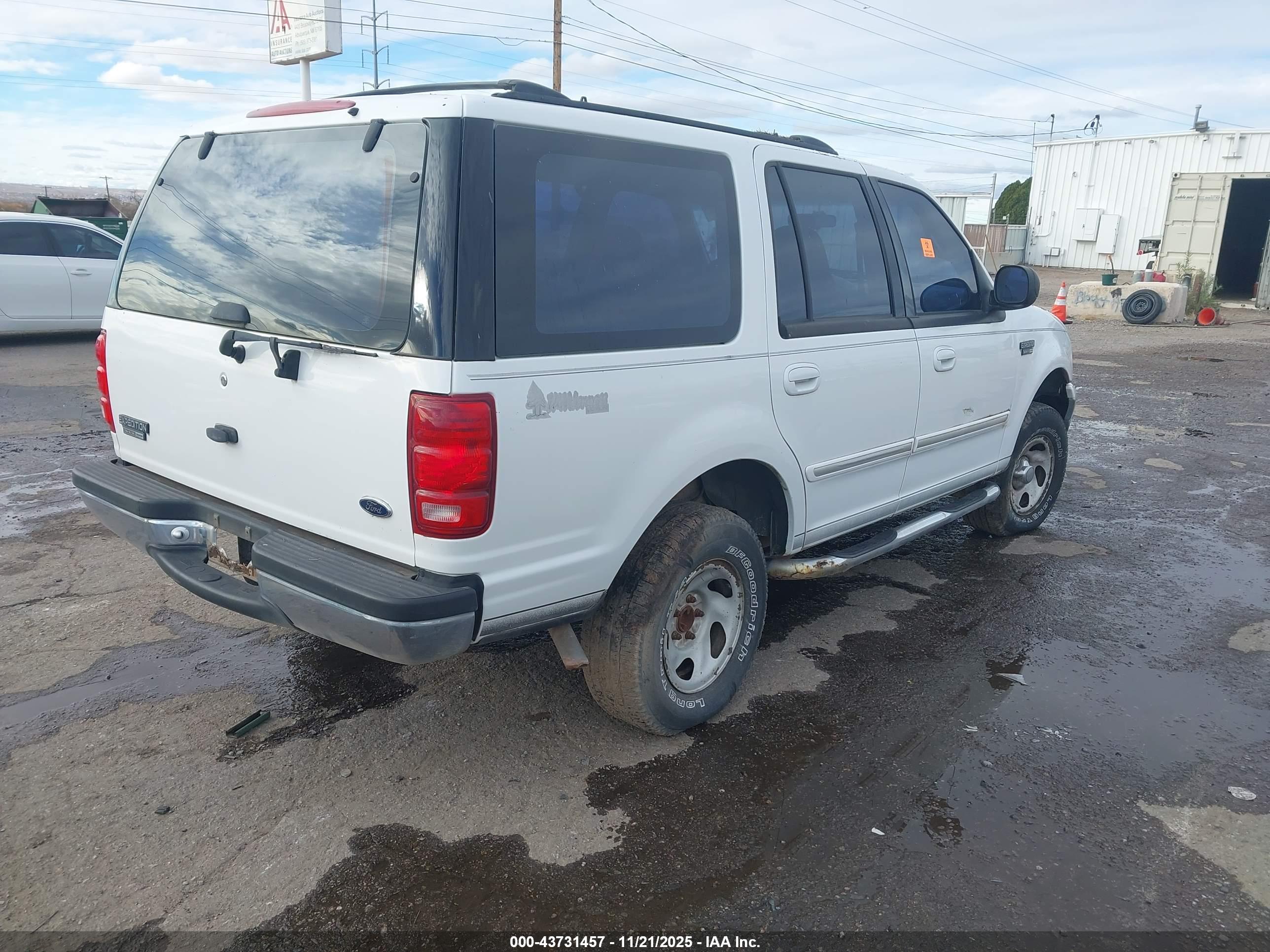 FORD EXPEDITION image 4