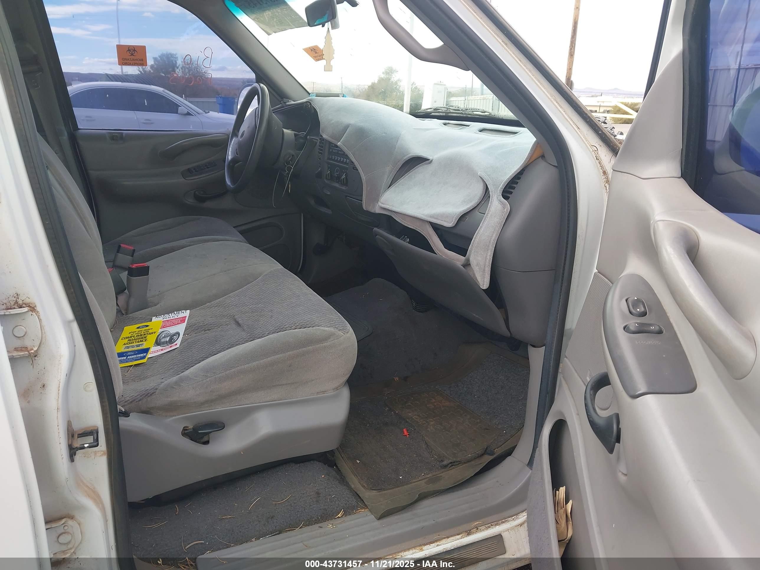 FORD EXPEDITION image 5