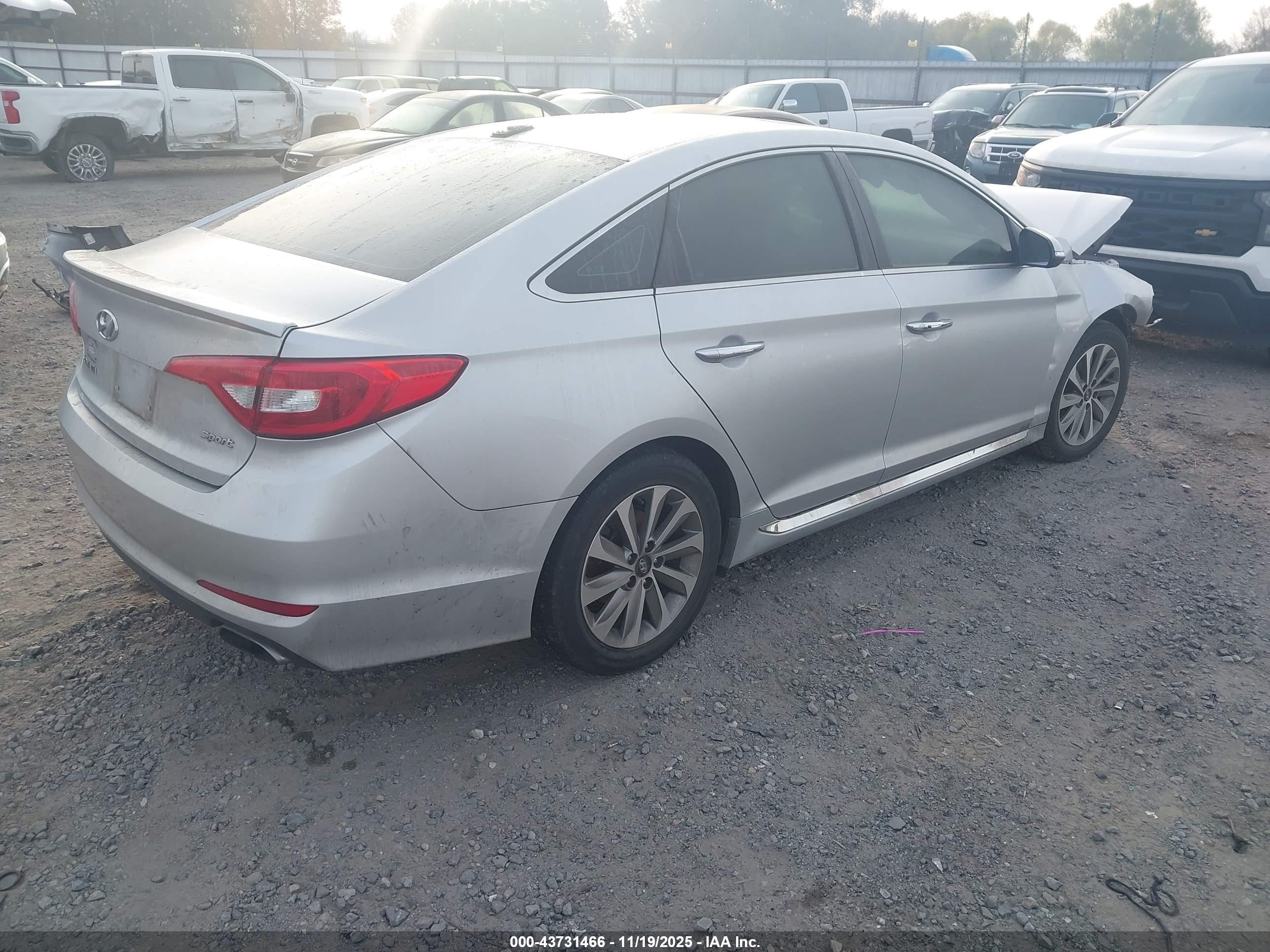 HYUNDAI SONATA image 4