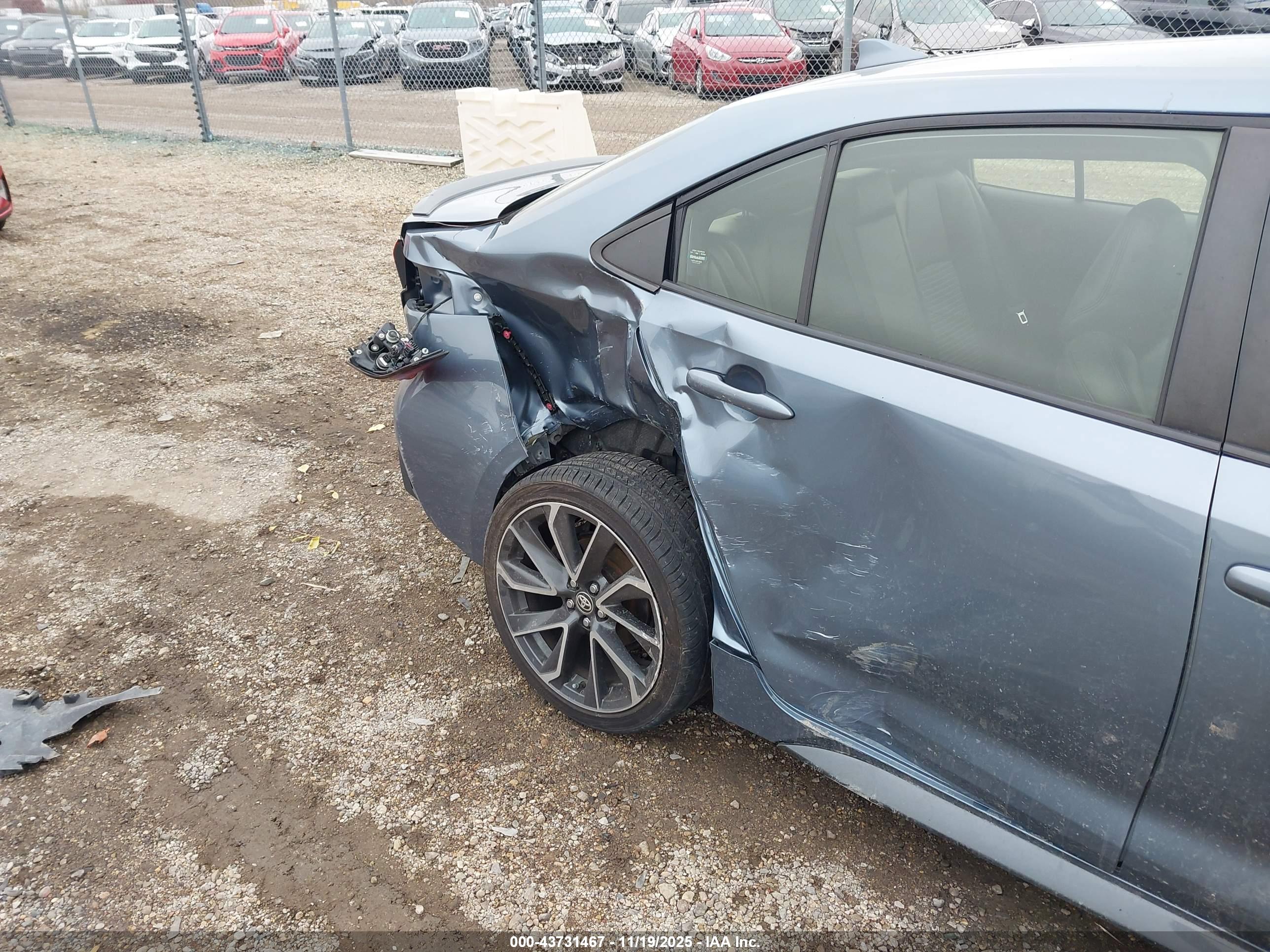 TOYOTA COROLLA image 6