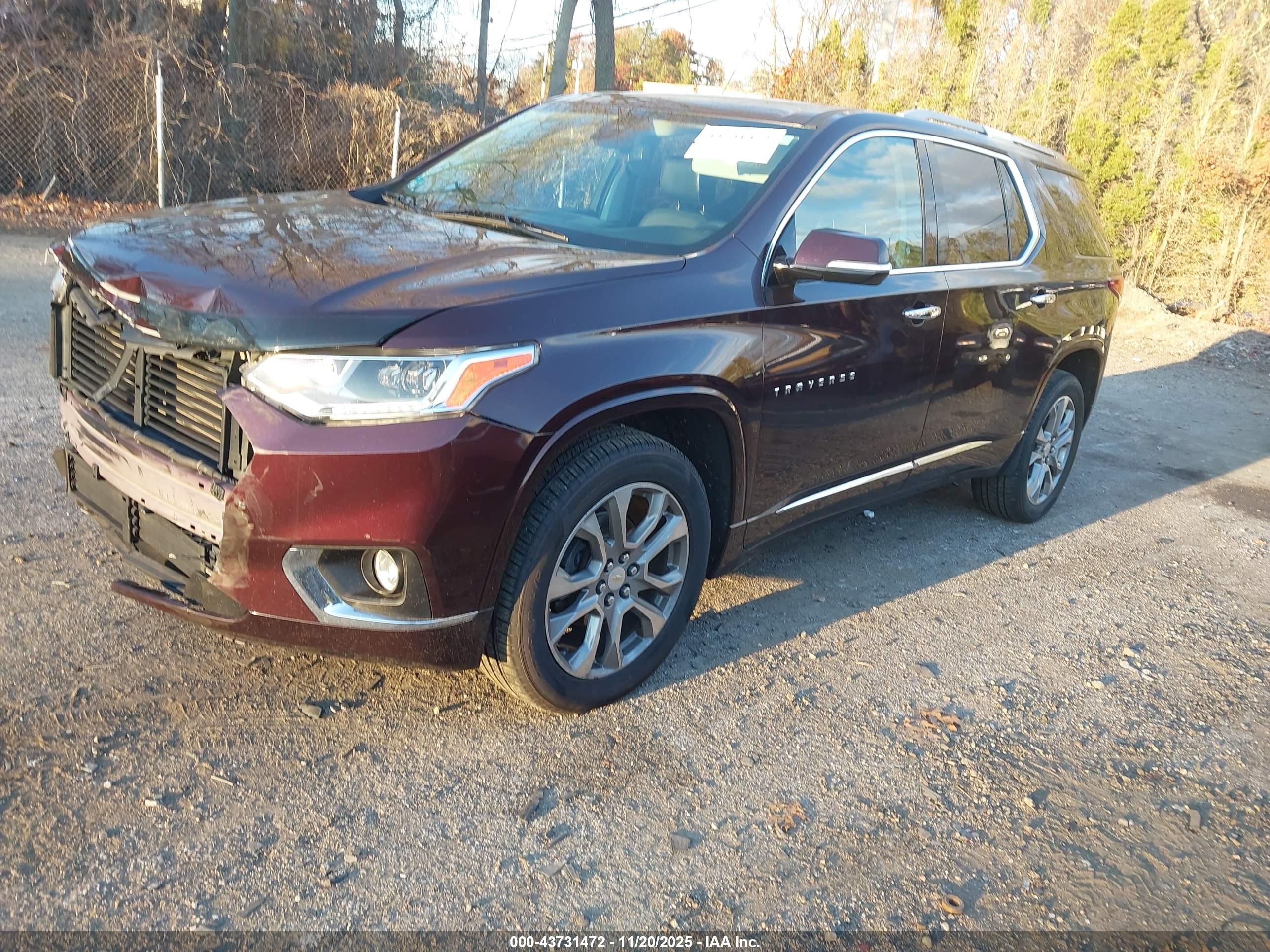CHEVROLET TRAVERSE image 2