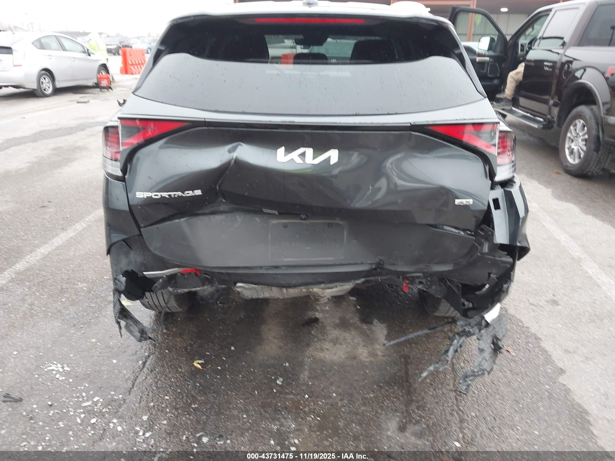 KIA SPORTAGE image 6