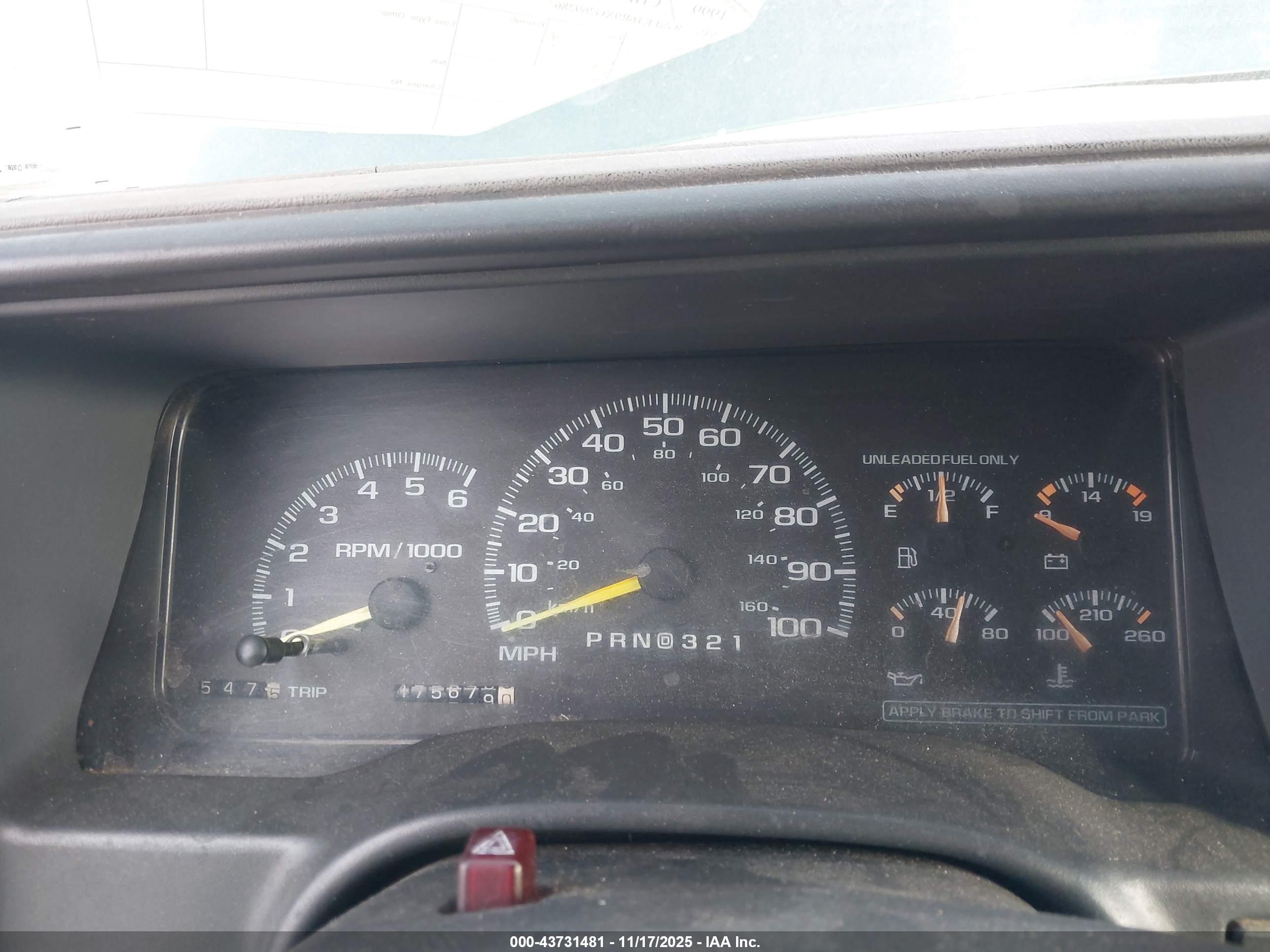 CHEVROLET SUBURBAN image 7
