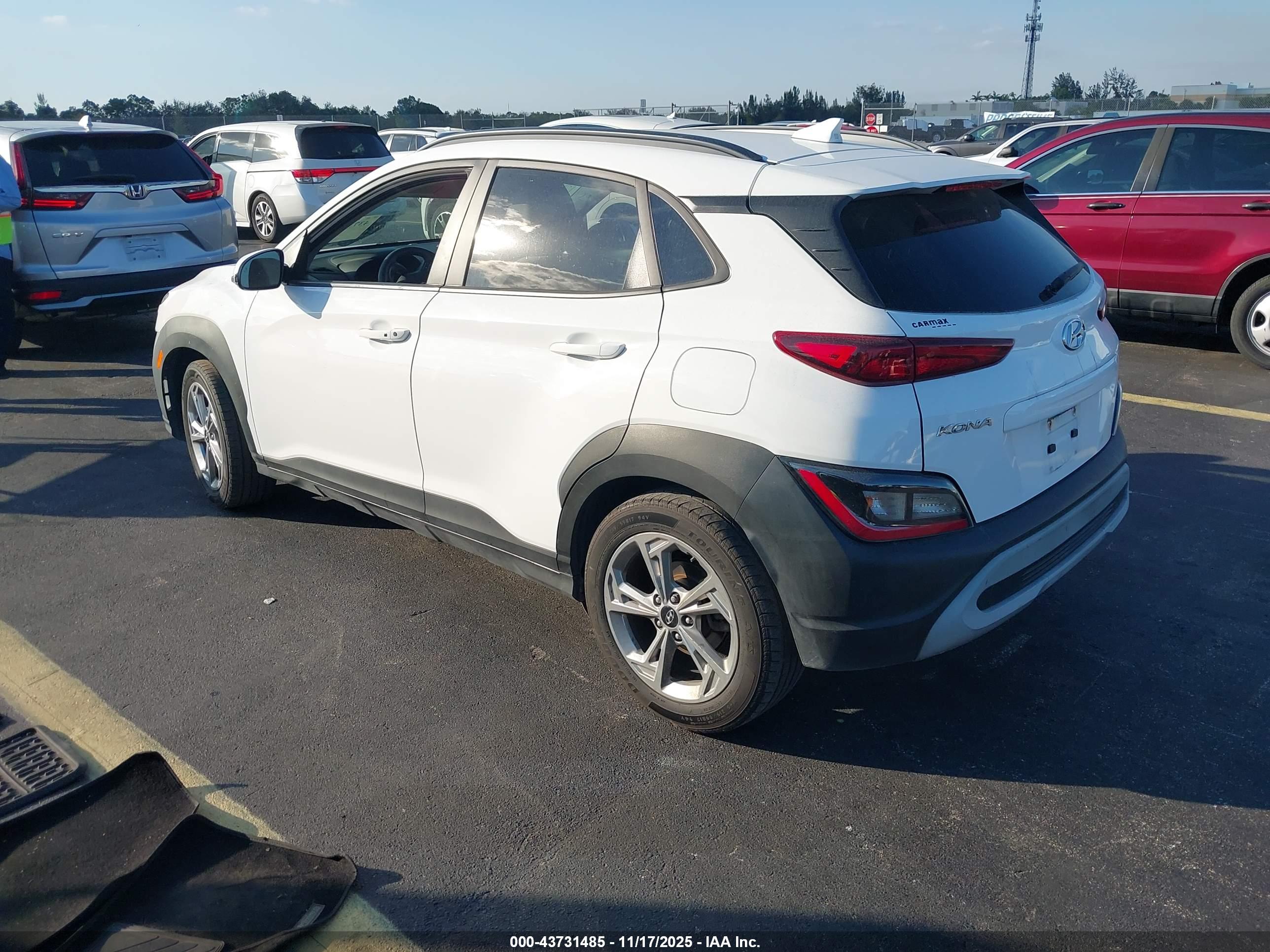 HYUNDAI KONA image 3