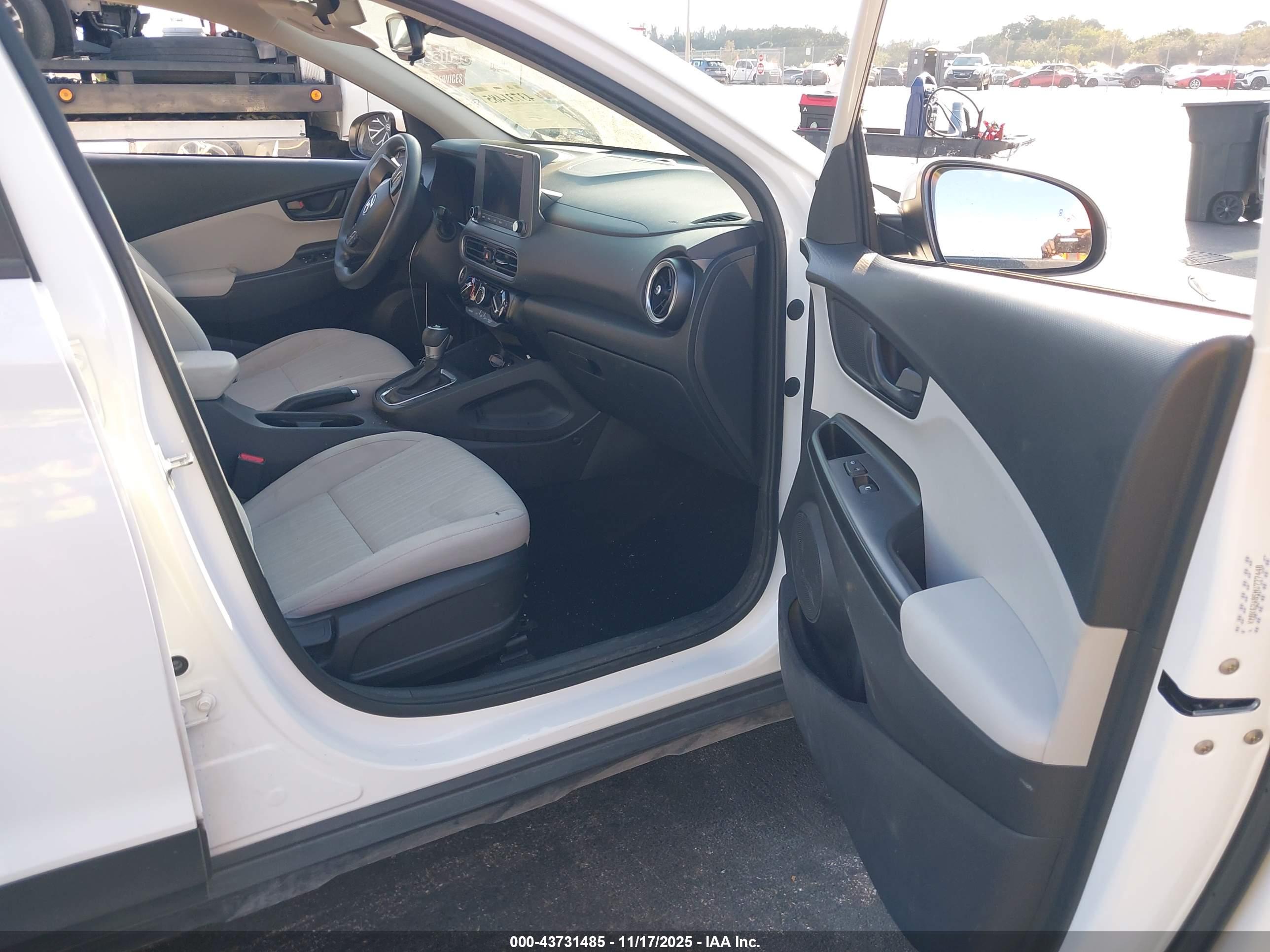 HYUNDAI KONA image 5