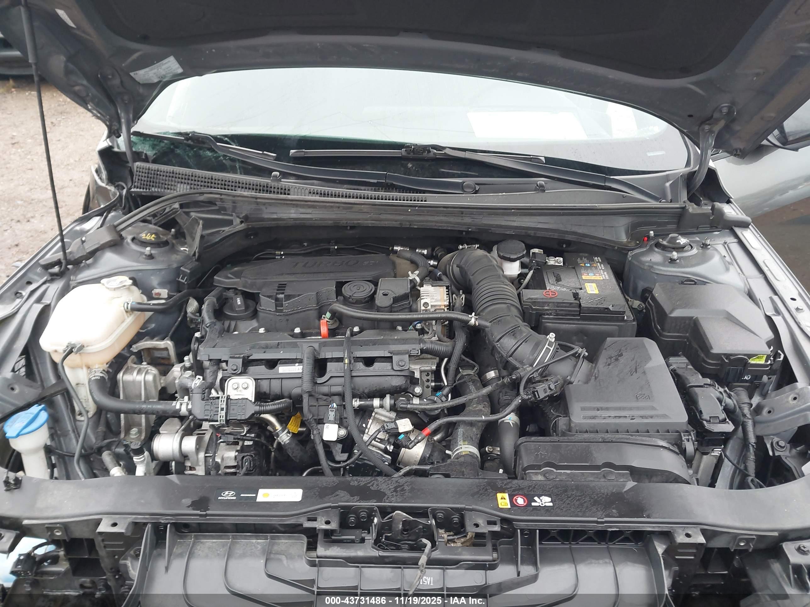 HYUNDAI ELANTRA image 10