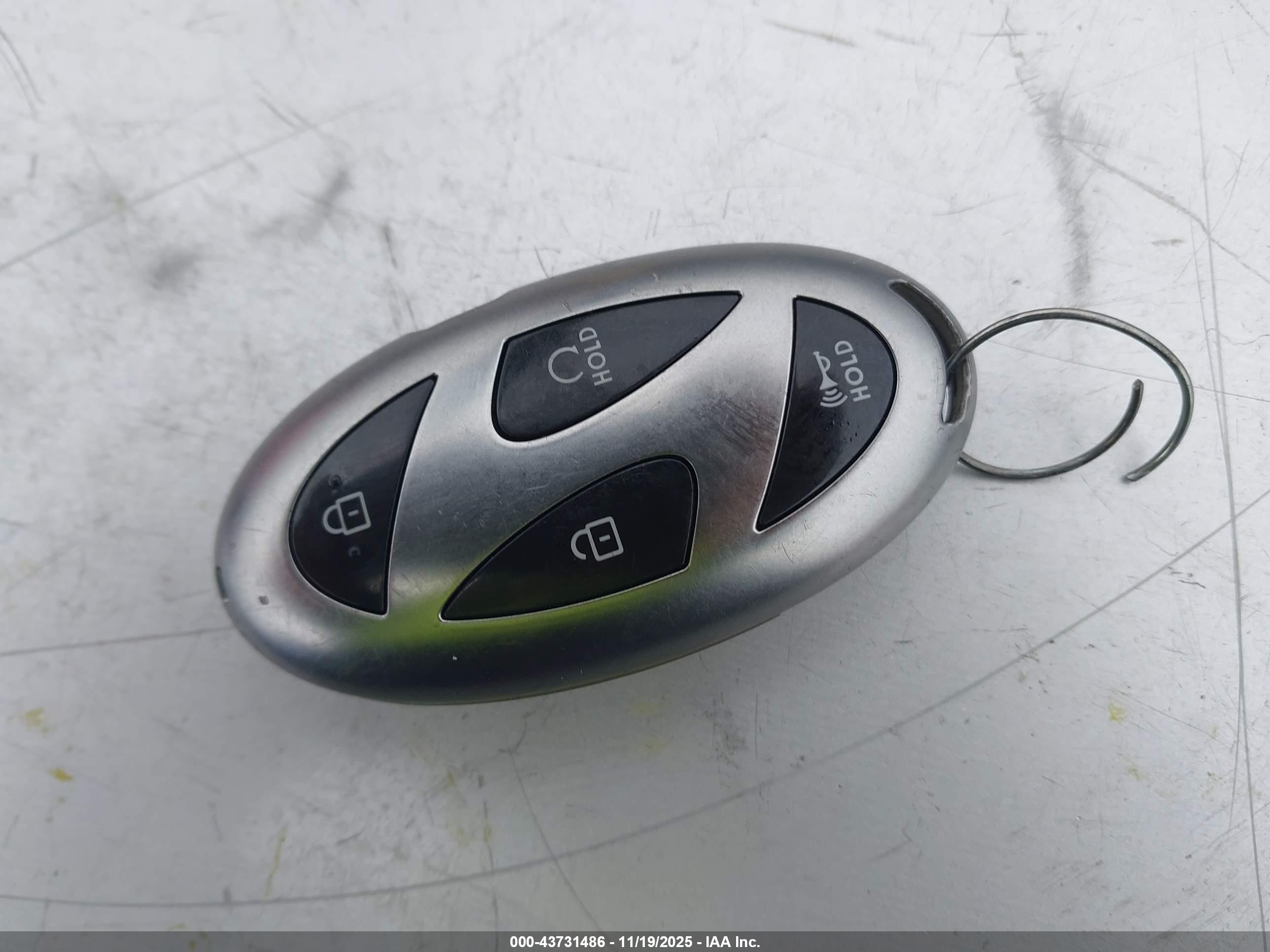 HYUNDAI ELANTRA image 11