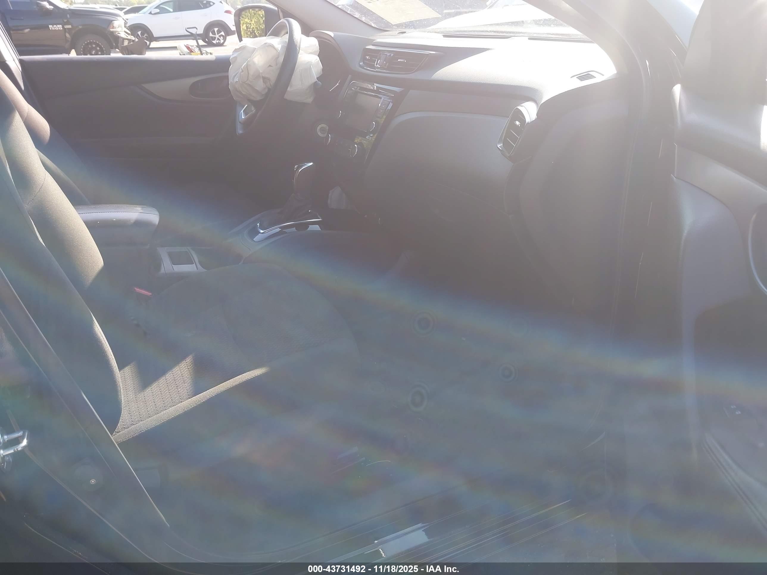 NISSAN ROGUE image 5