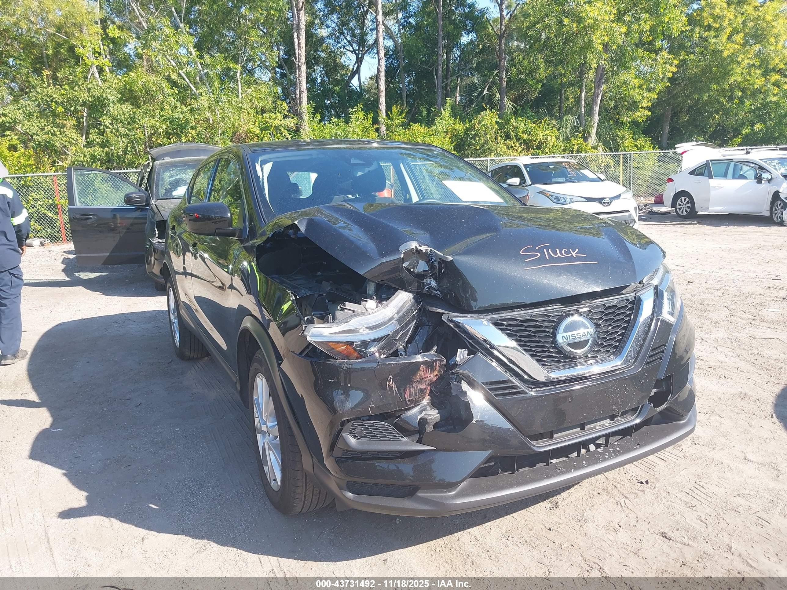 NISSAN ROGUE image 6
