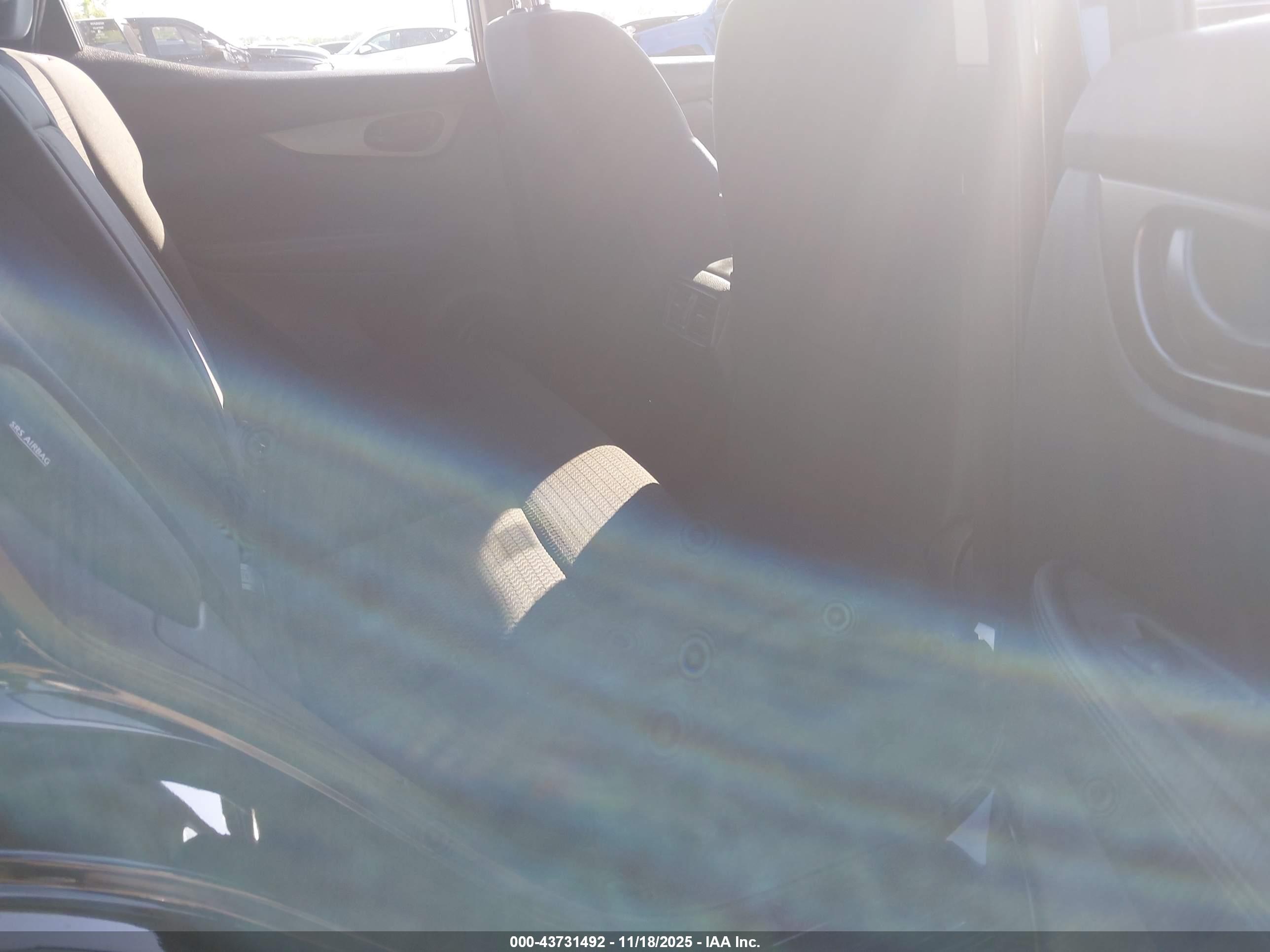 NISSAN ROGUE image 8