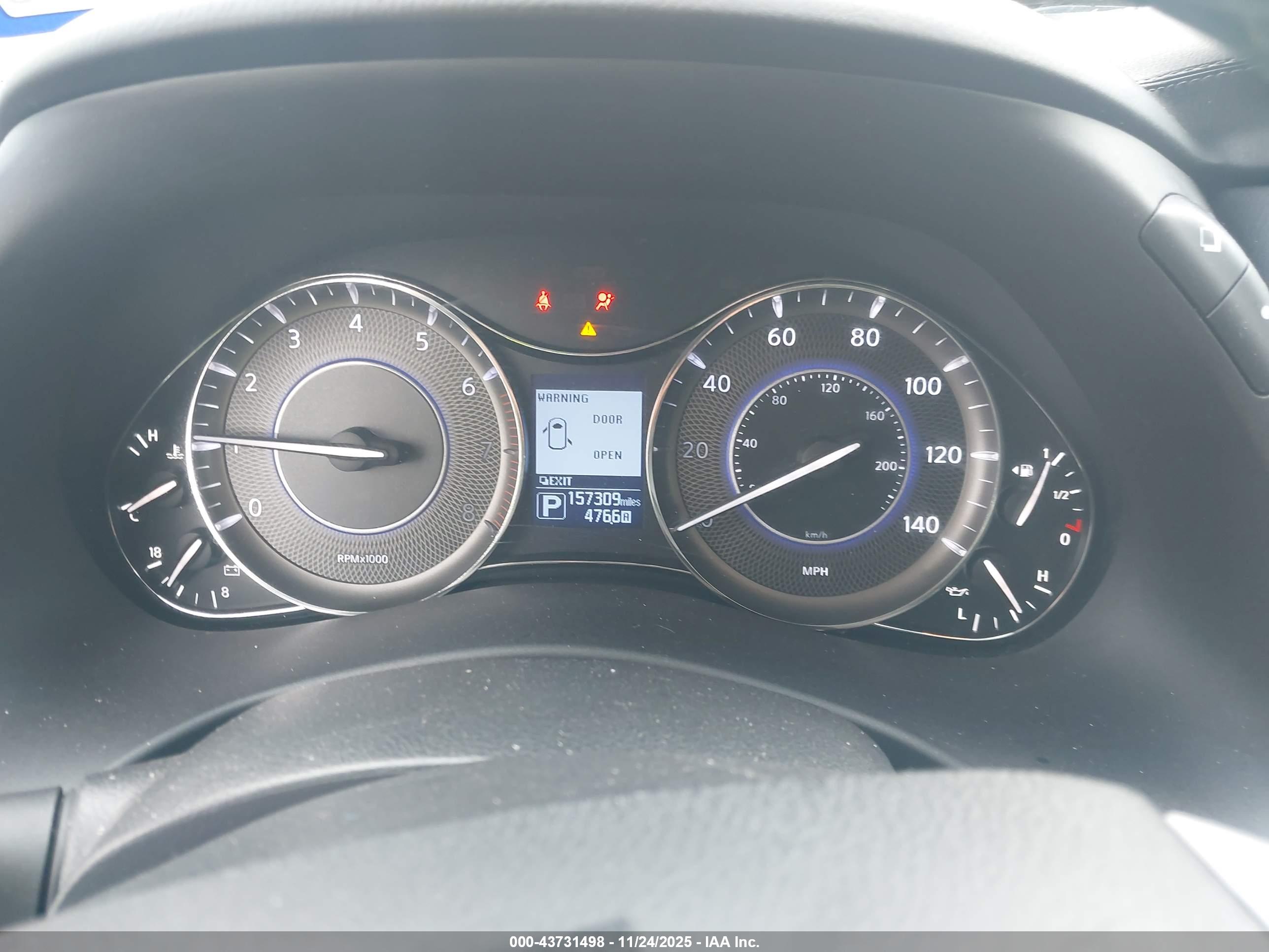 INFINITI QX80 image 7