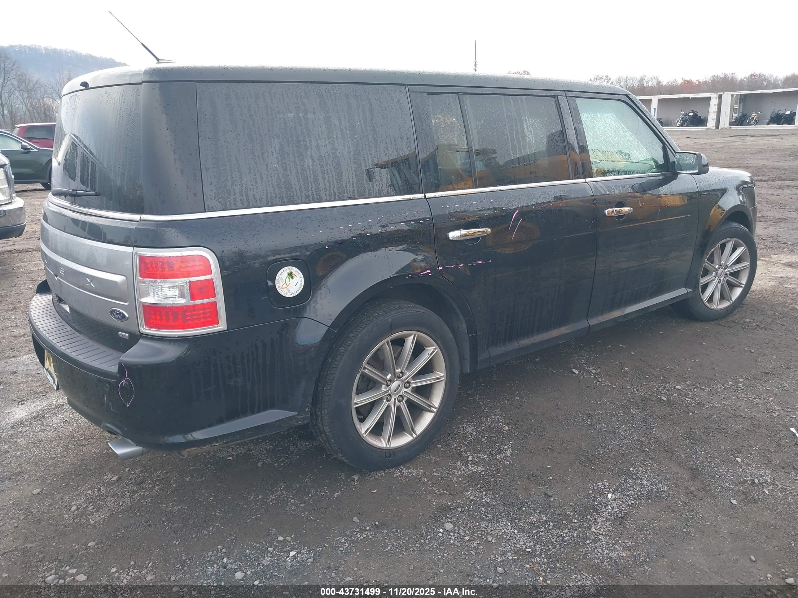 FORD FLEX image 4