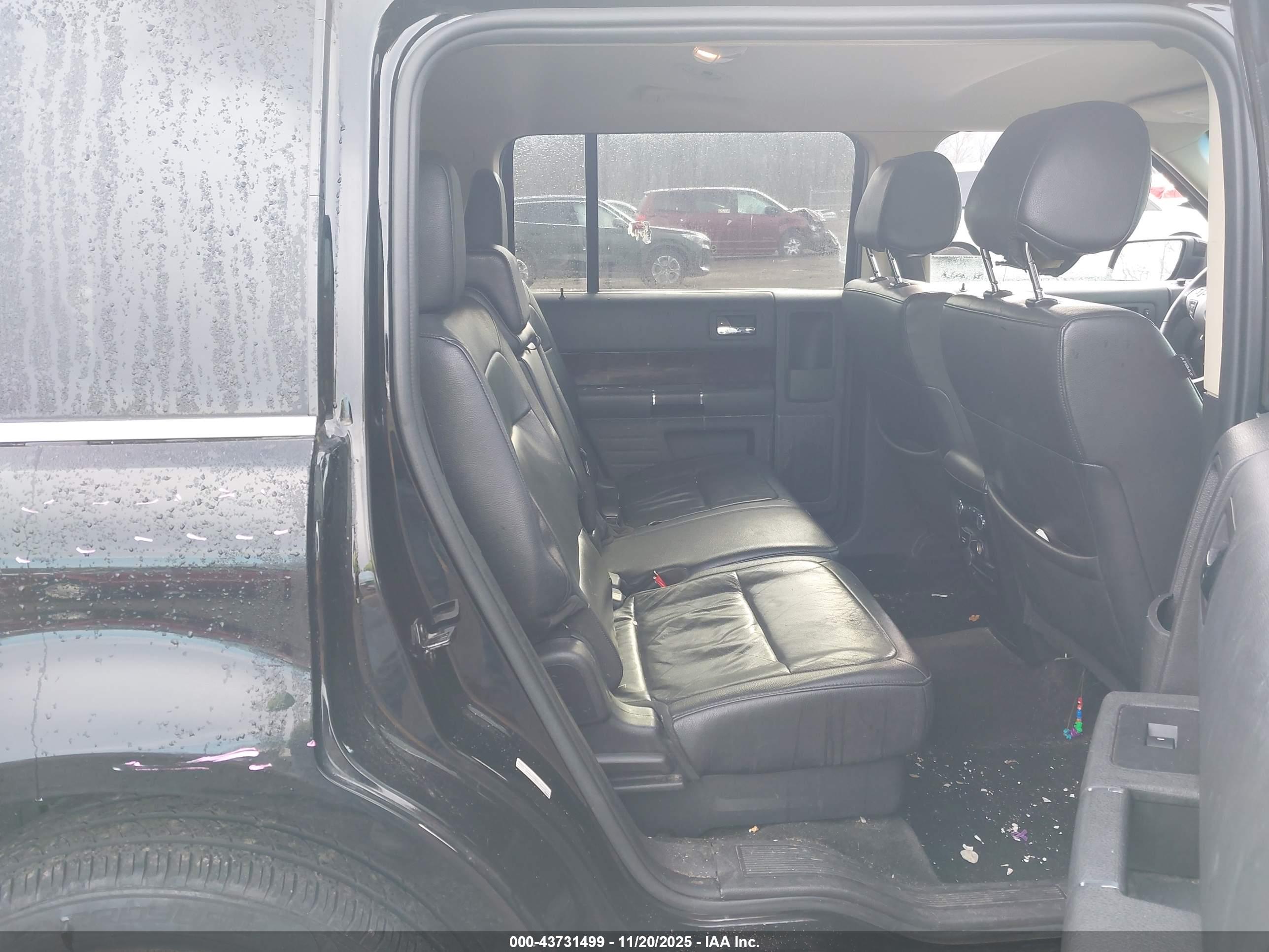FORD FLEX image 8