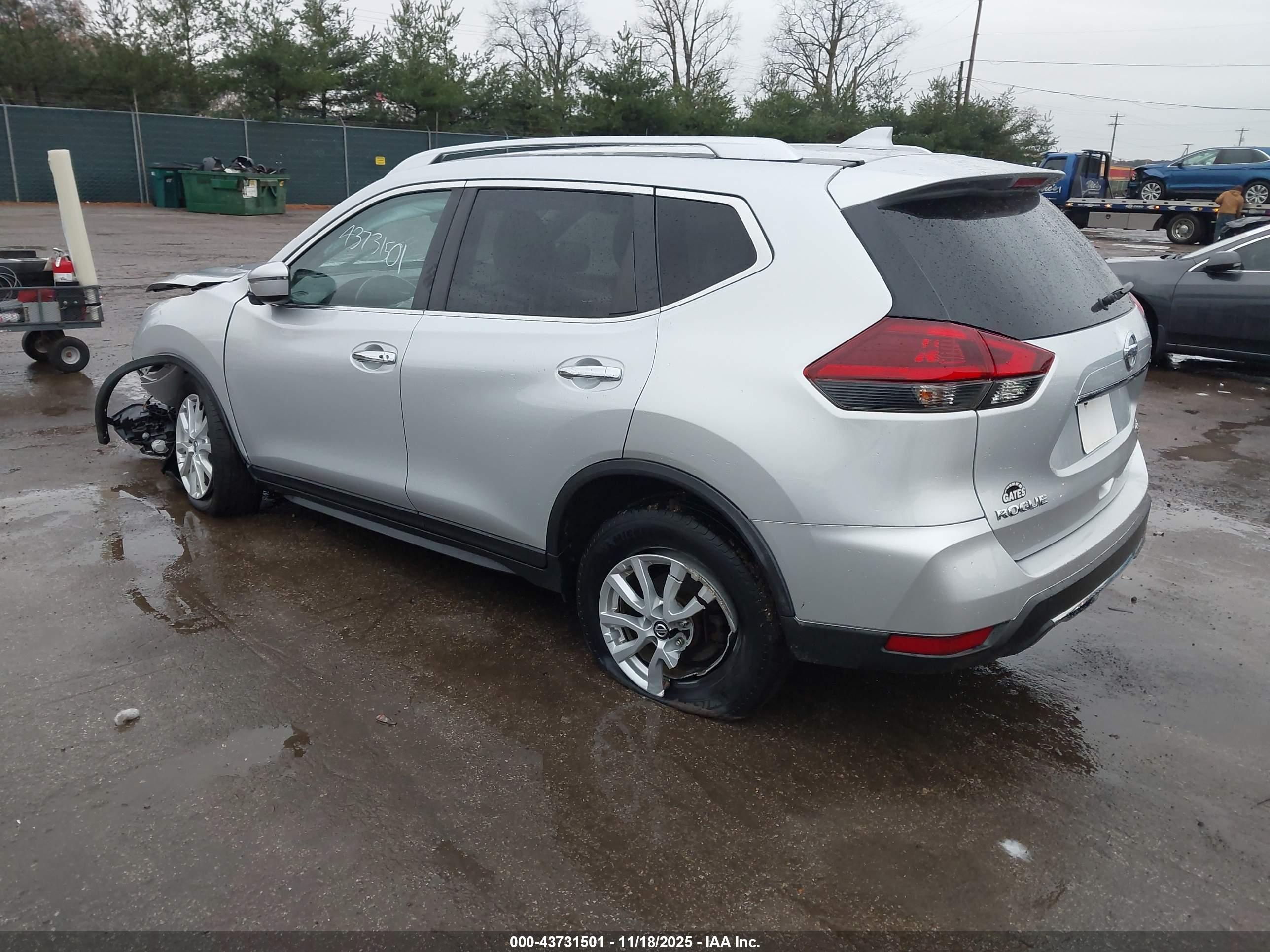NISSAN ROGUE image 3