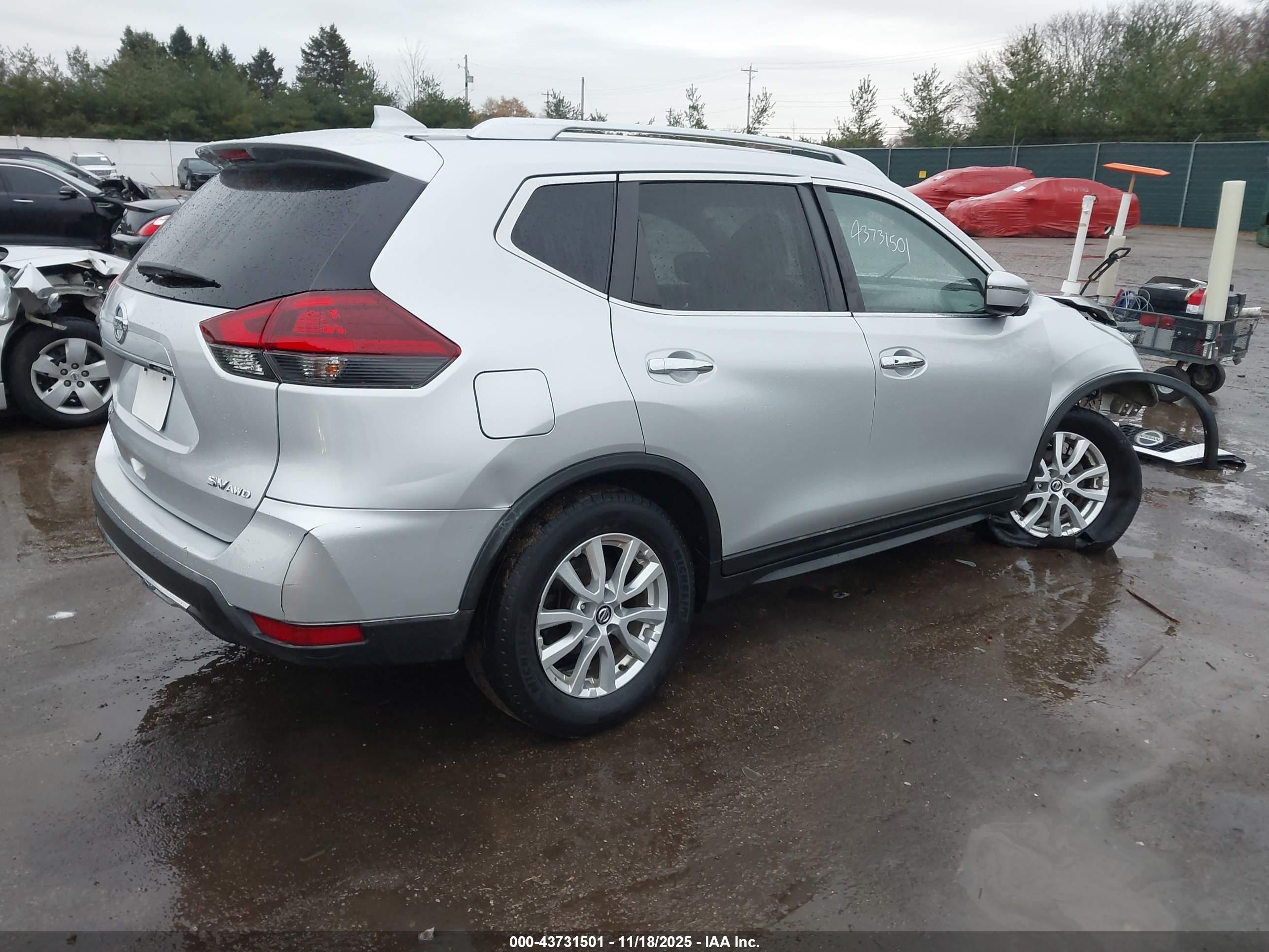 NISSAN ROGUE image 4