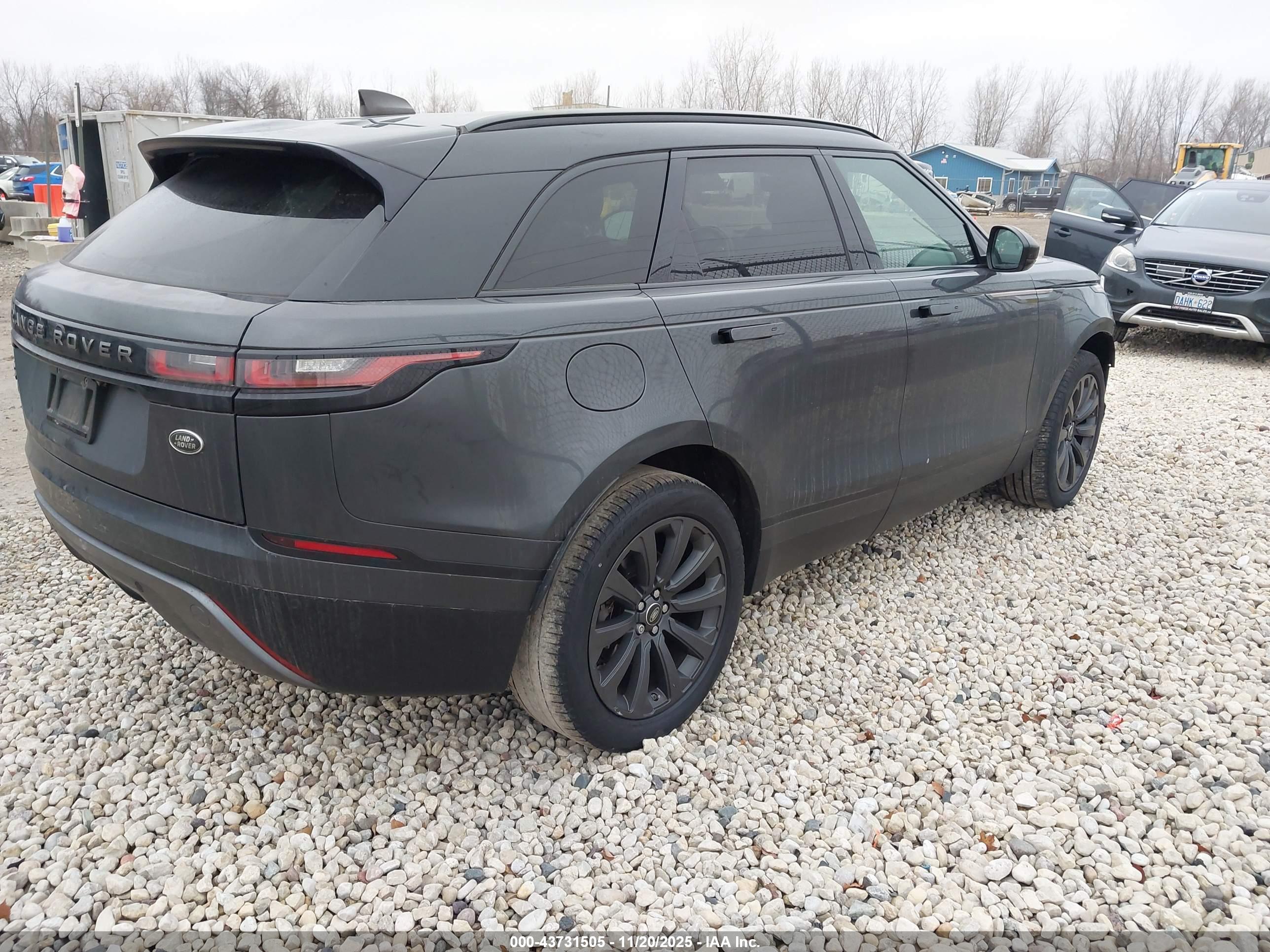 LAND ROVER image 4