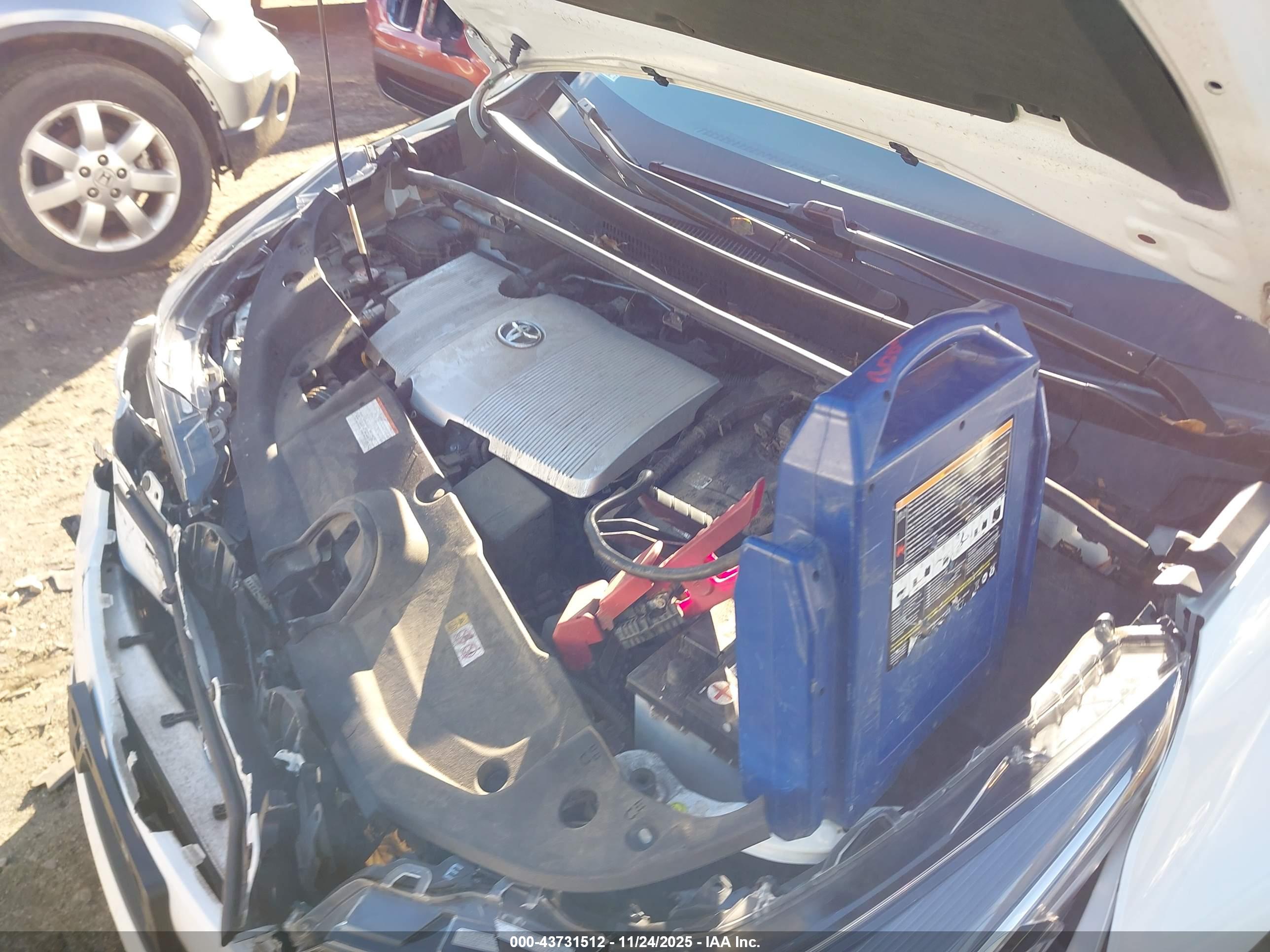 TOYOTA PRIUS image 10