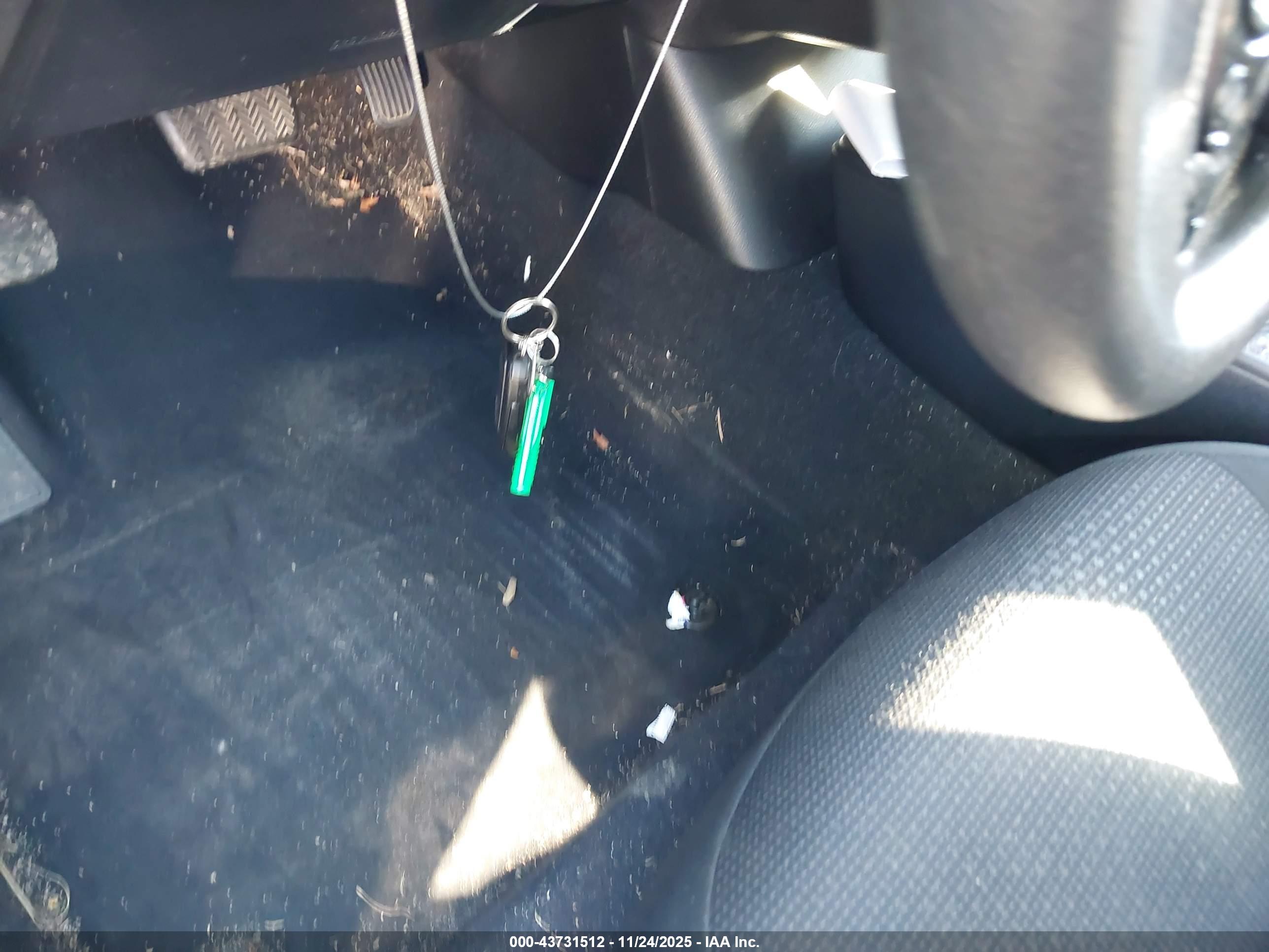 TOYOTA PRIUS image 11