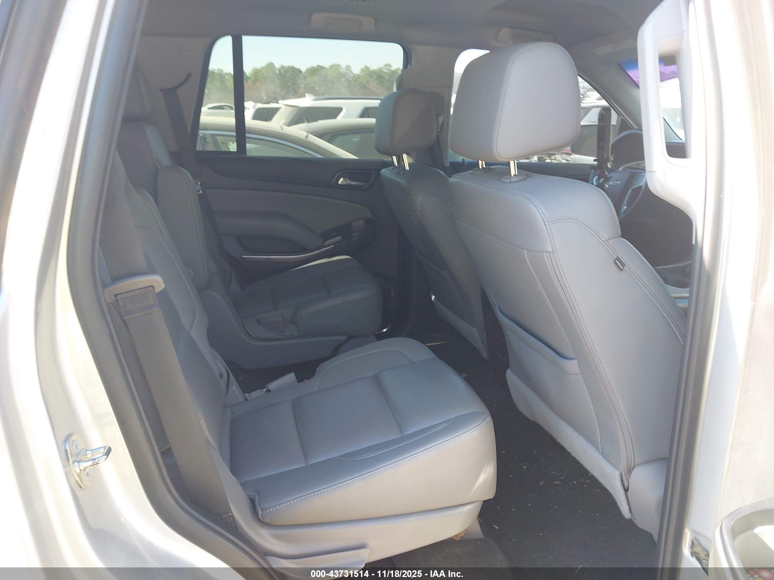 CHEVROLET TAHOE image 8