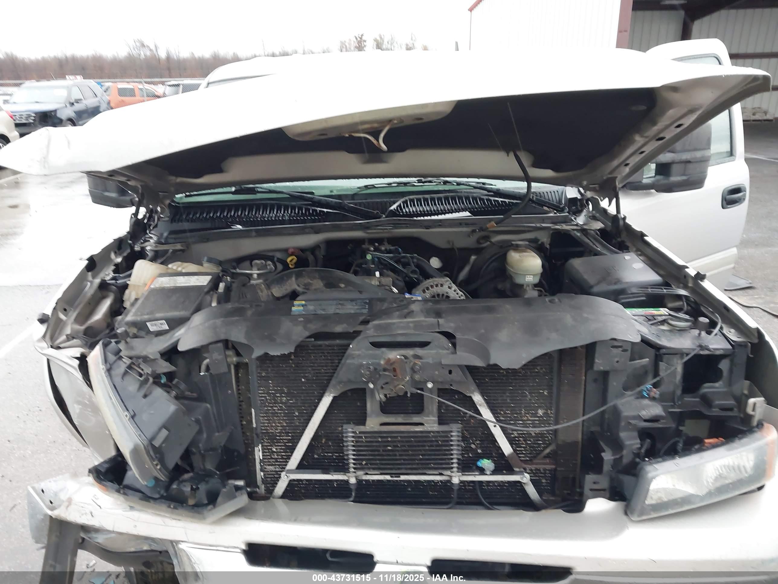 CHEVROLET SILVERADO image 10
