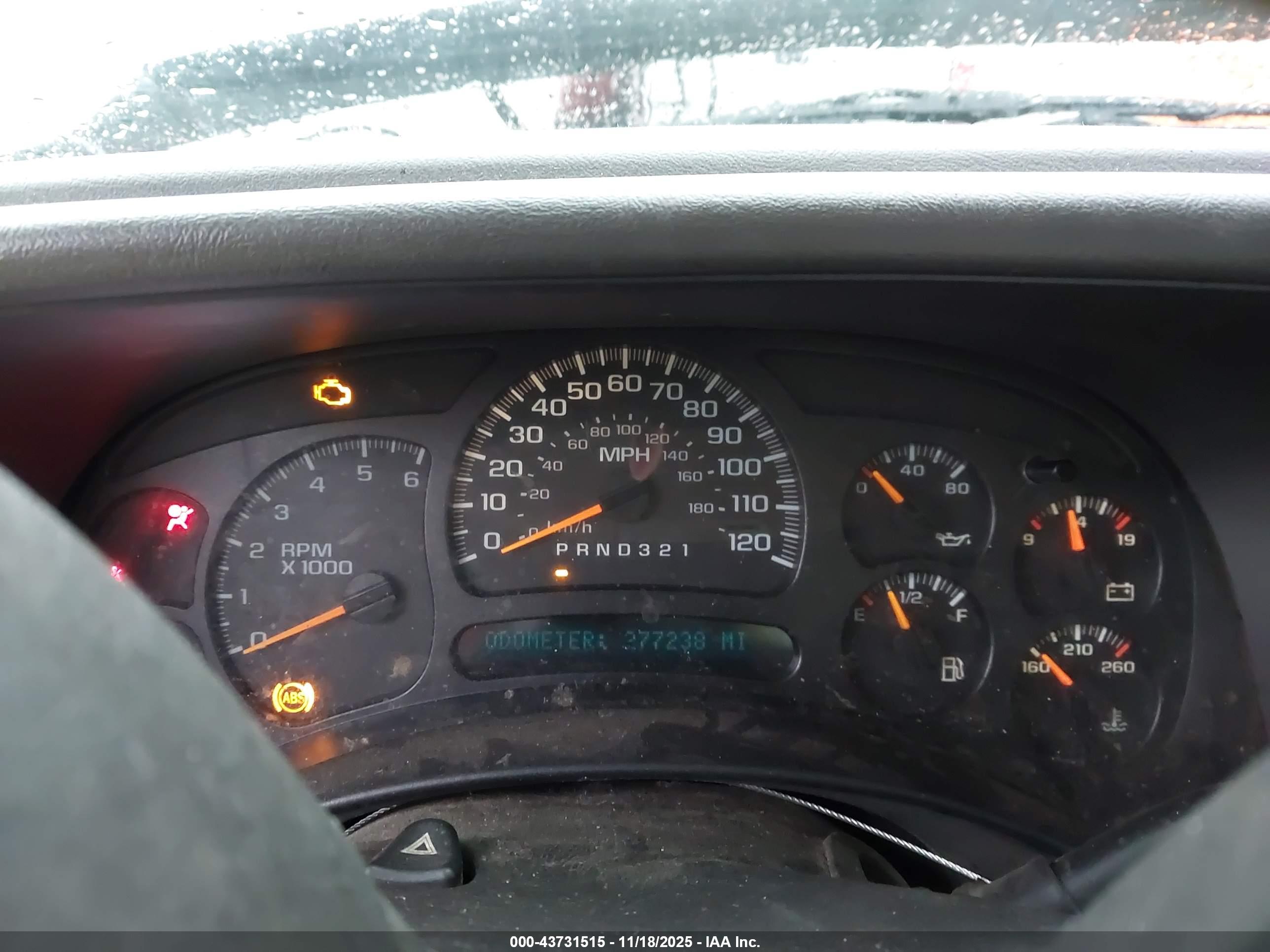 CHEVROLET SILVERADO image 7
