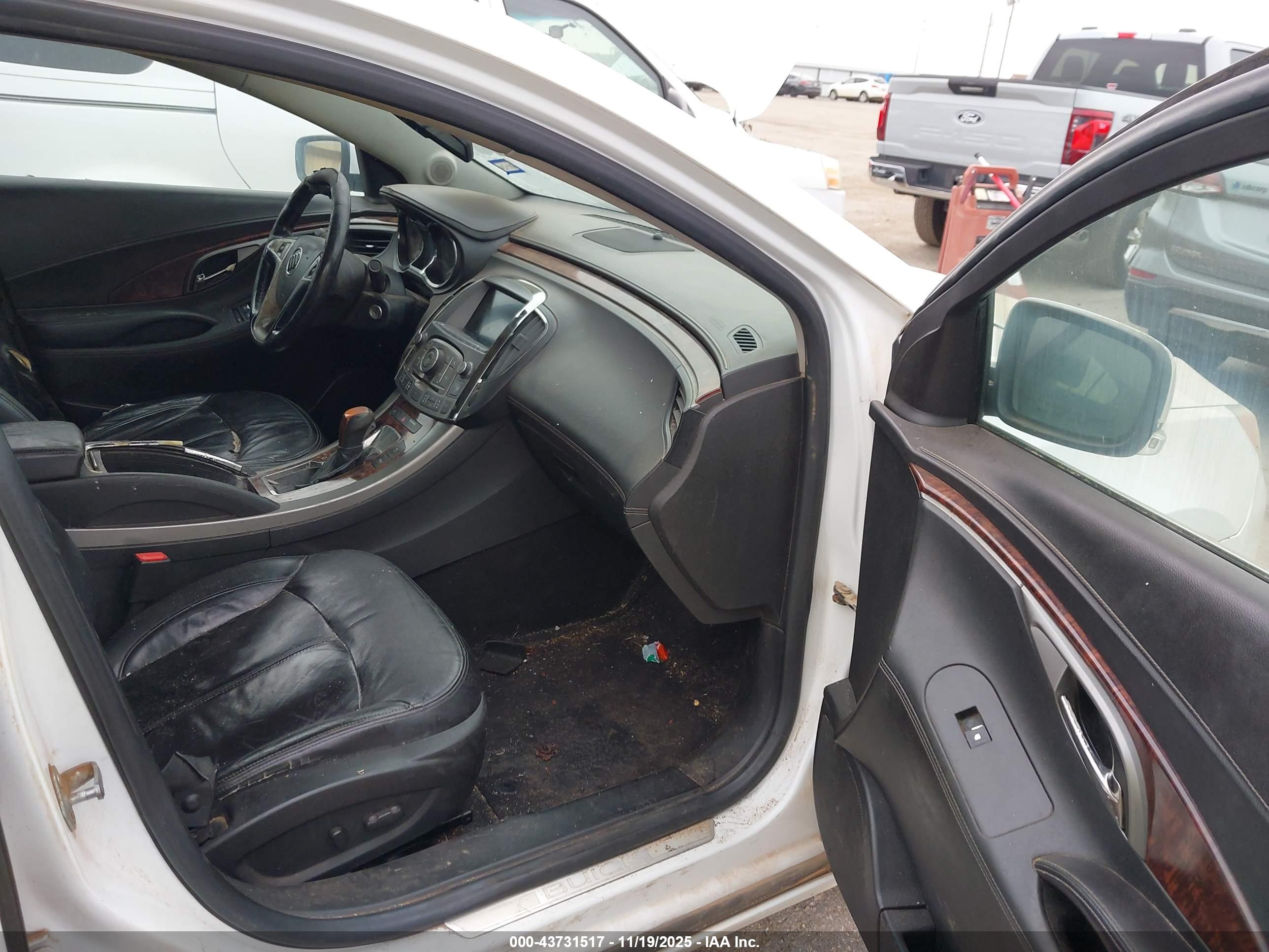 BUICK LACROSSE image 5