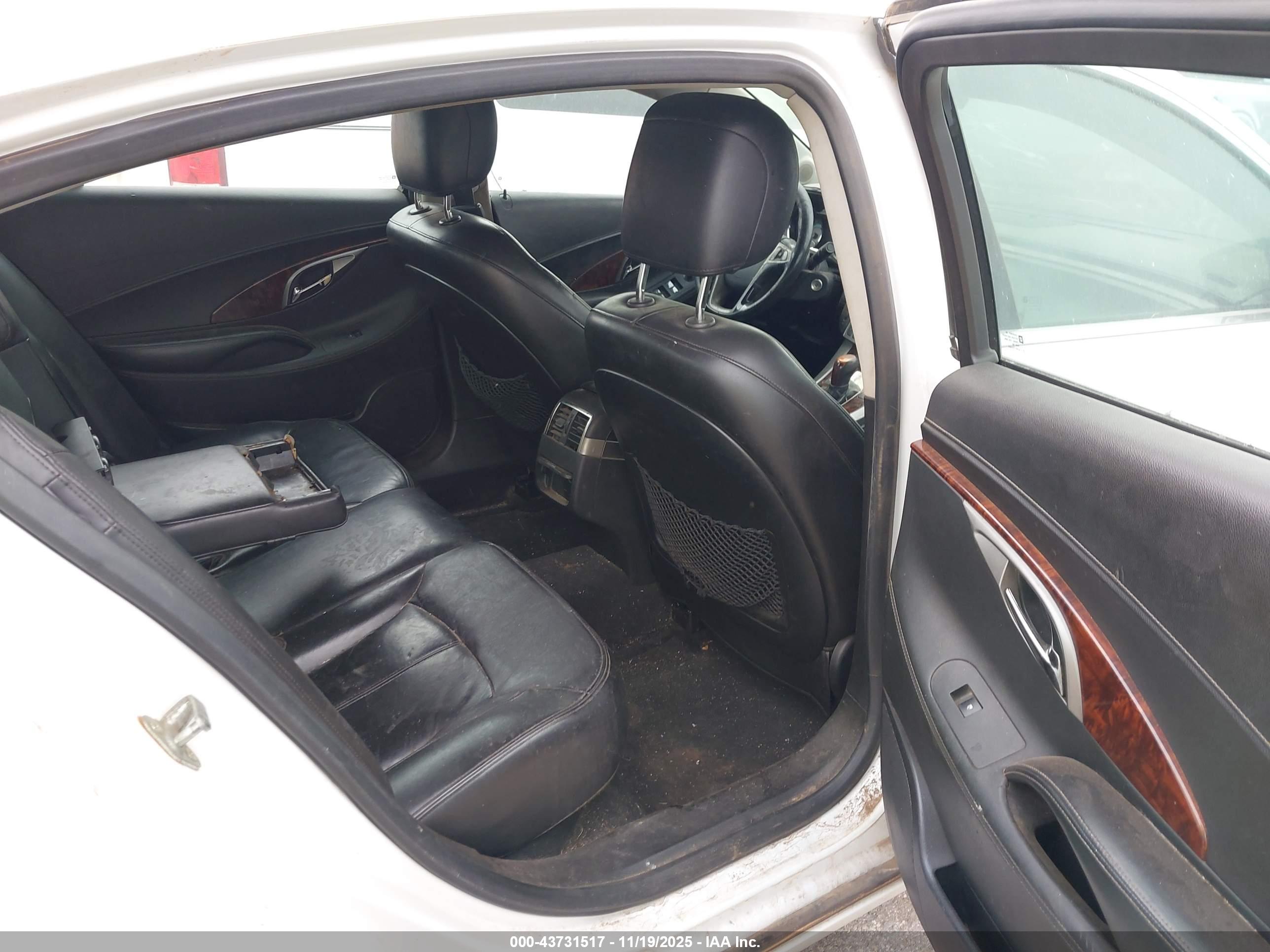 BUICK LACROSSE image 8