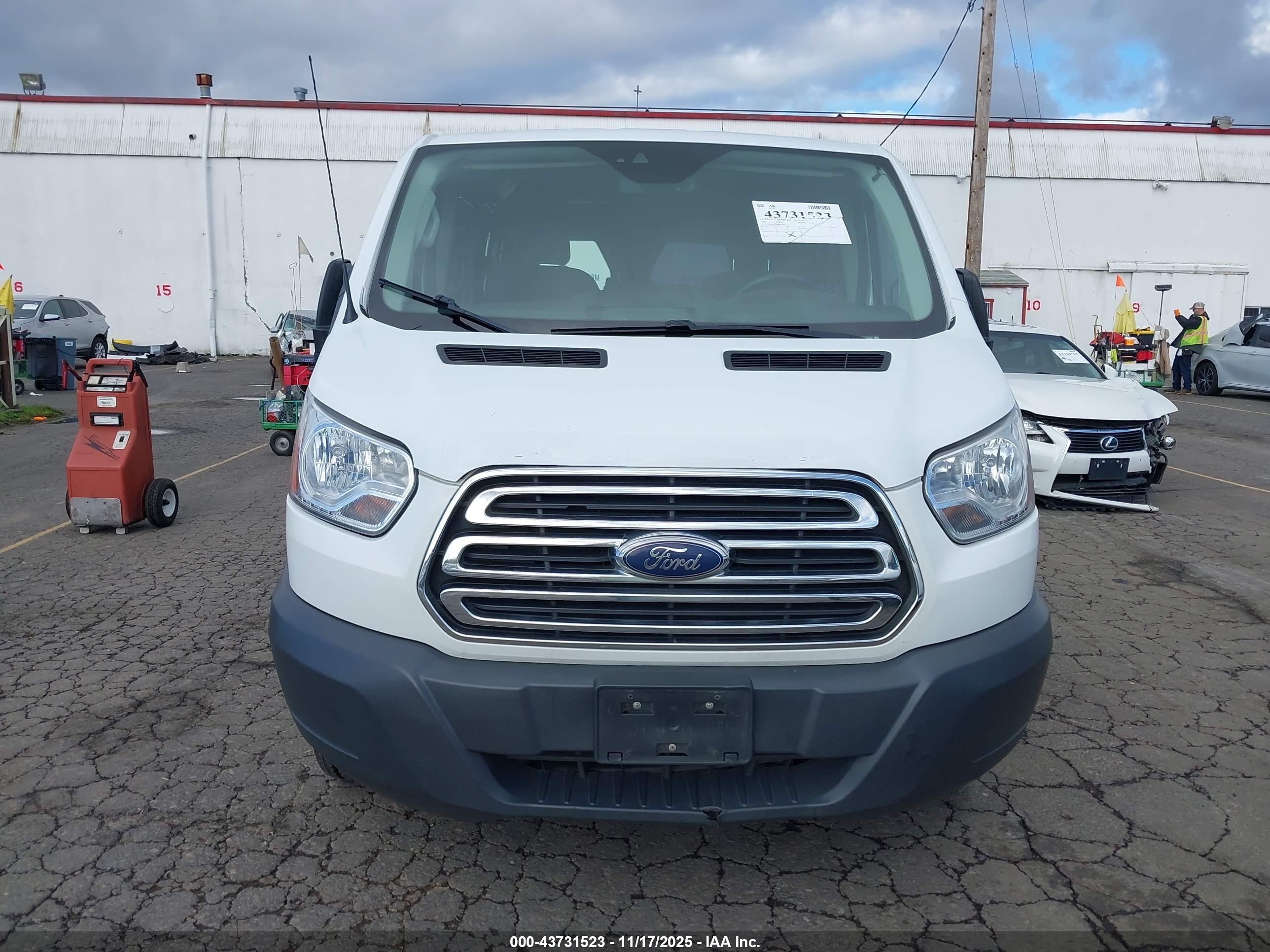 FORD TRANSIT-250 image 6