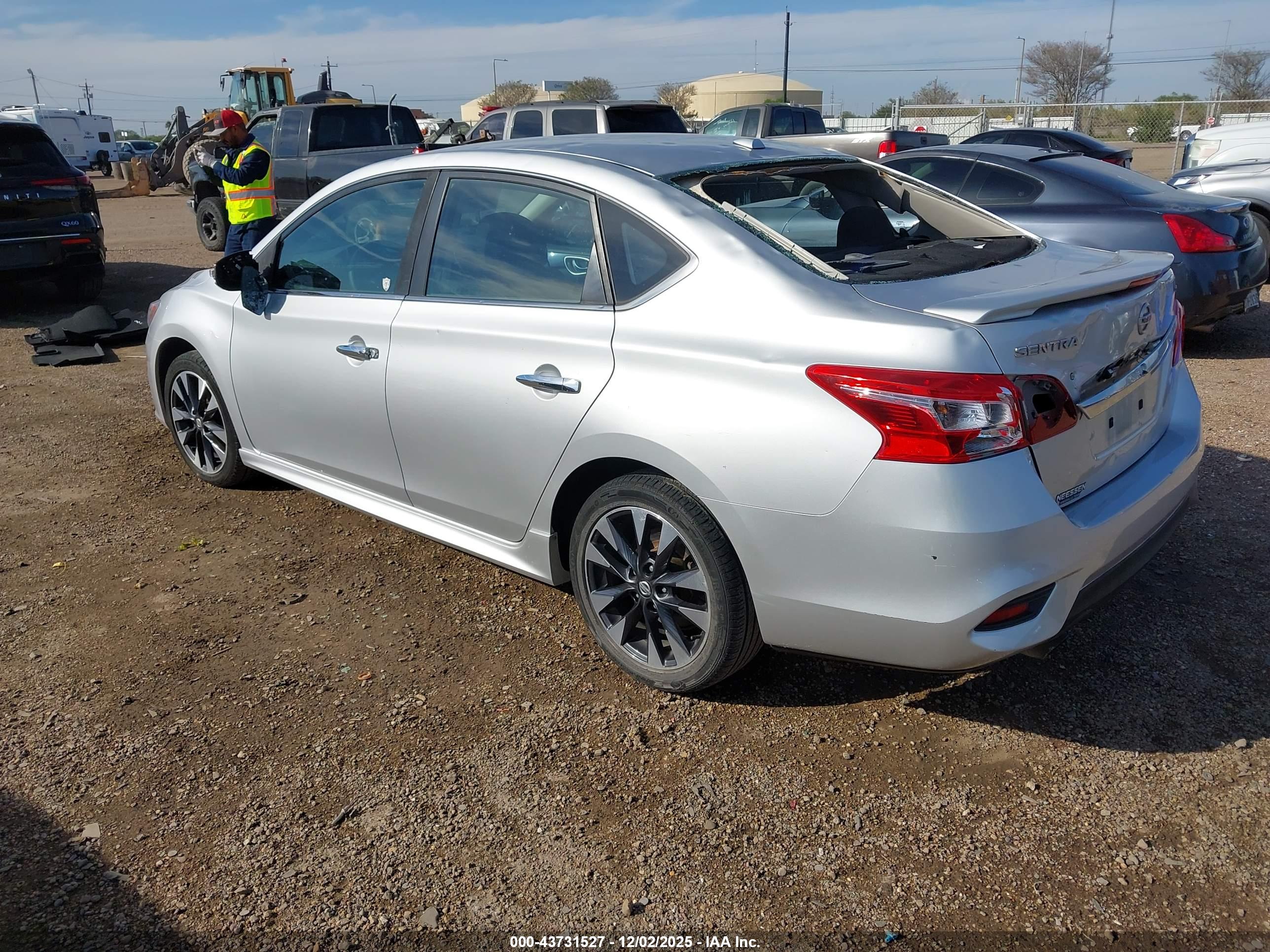 NISSAN SENTRA image 3