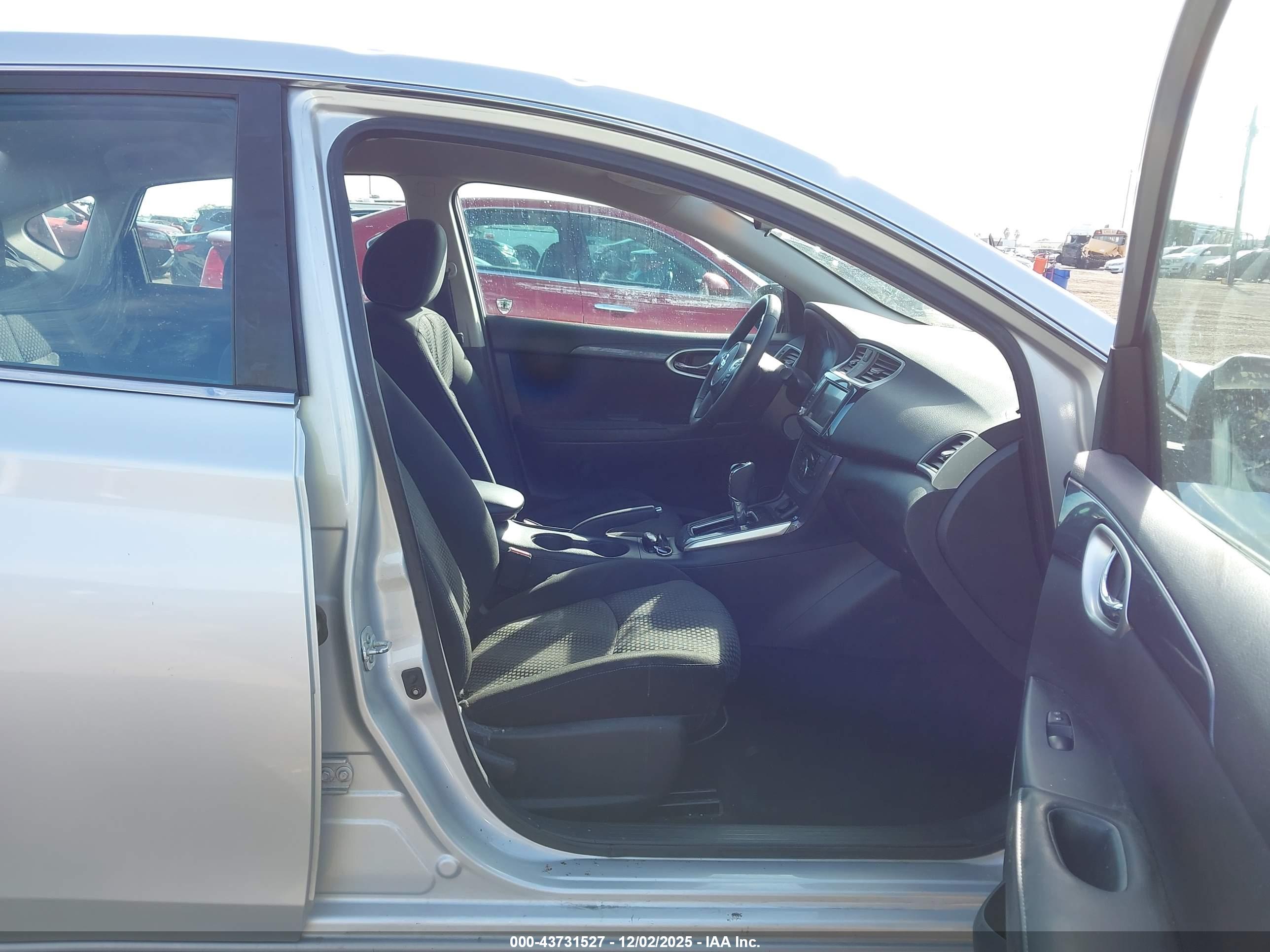 NISSAN SENTRA image 5