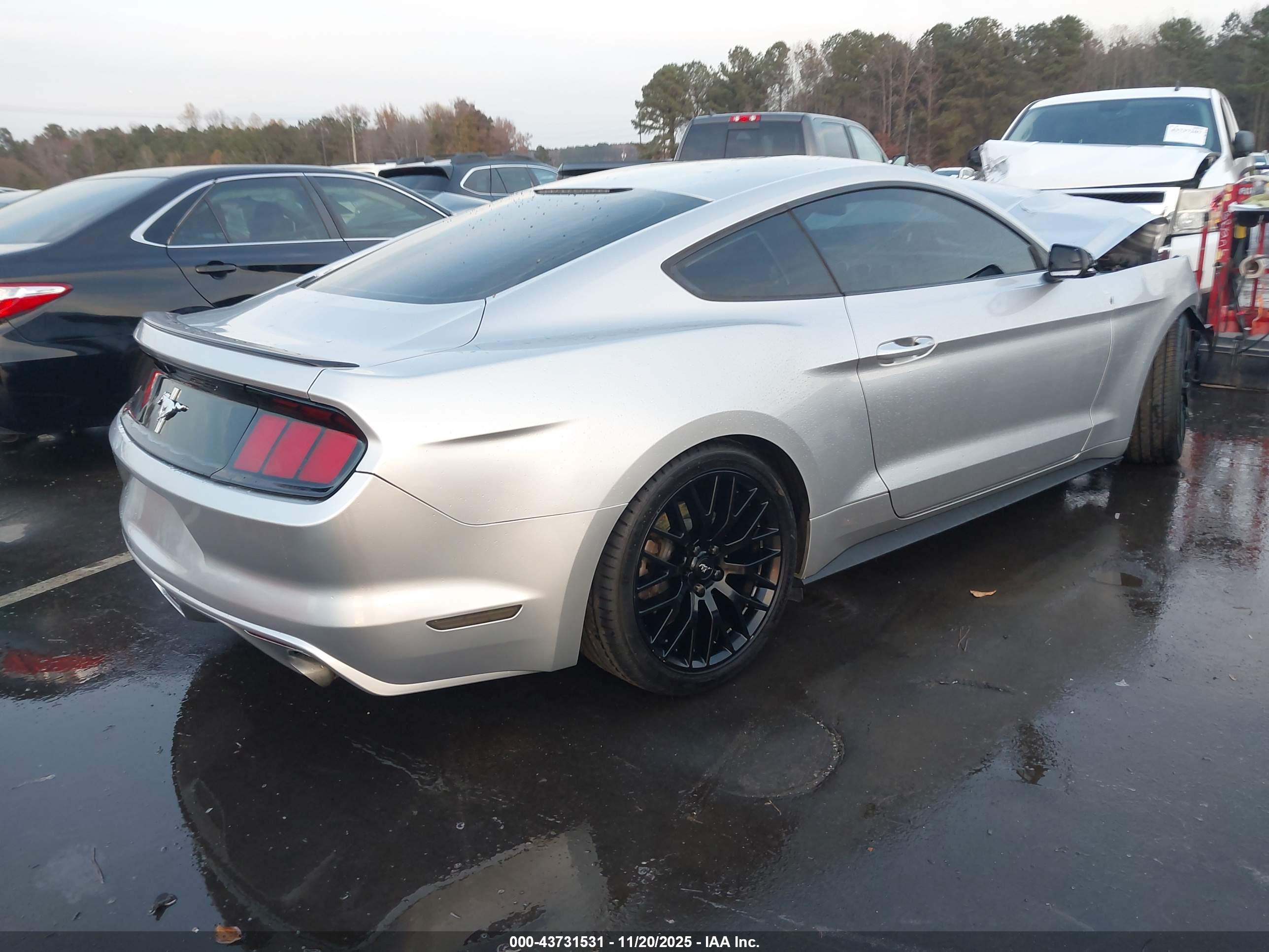 FORD MUSTANG image 4